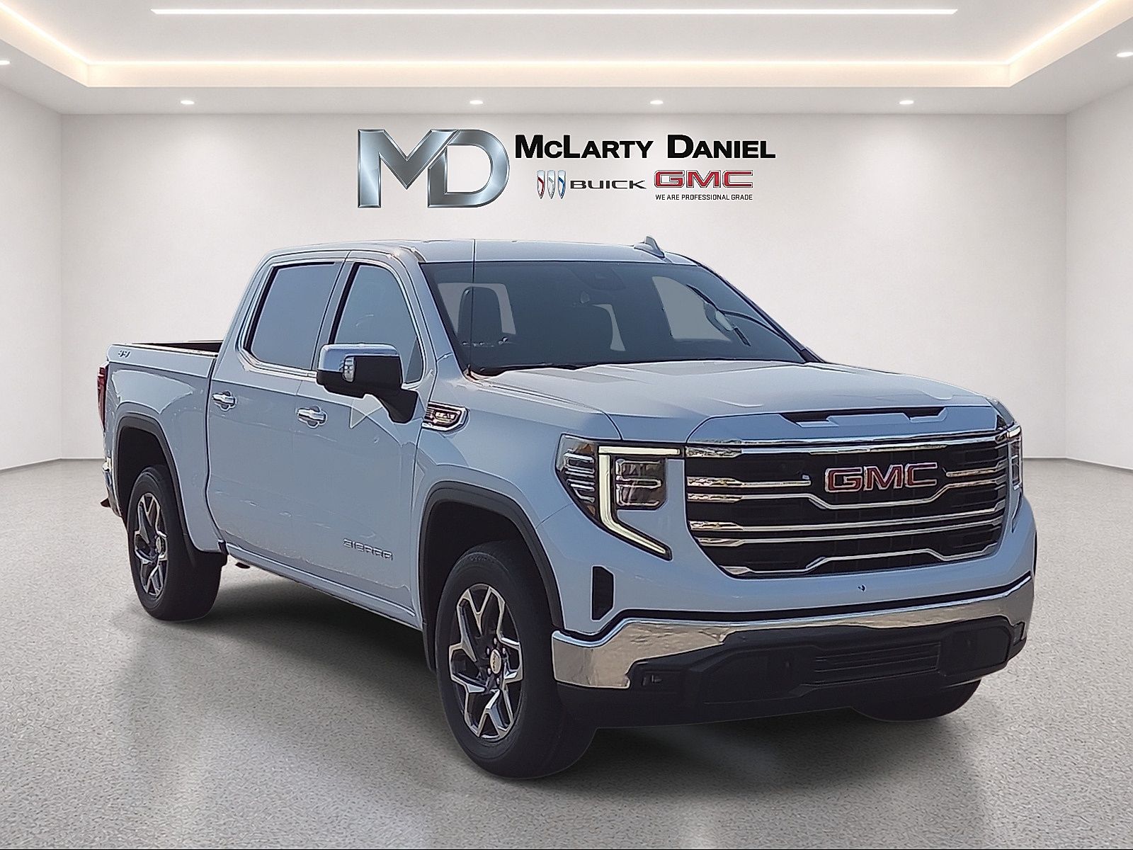 Glacier White Tricoat 2026 GMC Sierra 1500 Pickup Truck Four-Wheel Drive Automatic