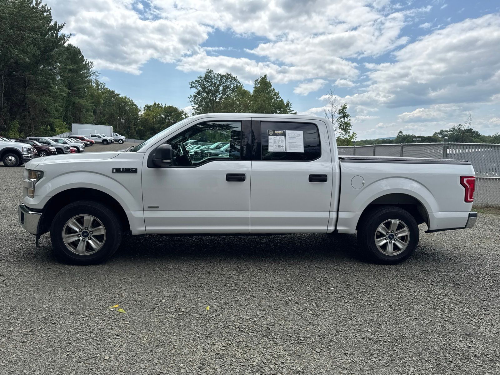 Used 2017 White Ford XLT image 9