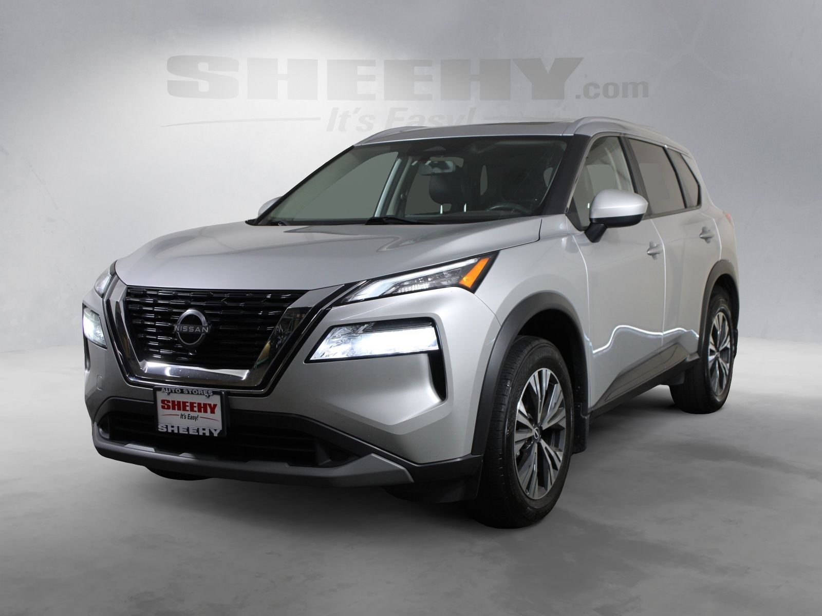 Used 2023 Silver Nissan SV image 6