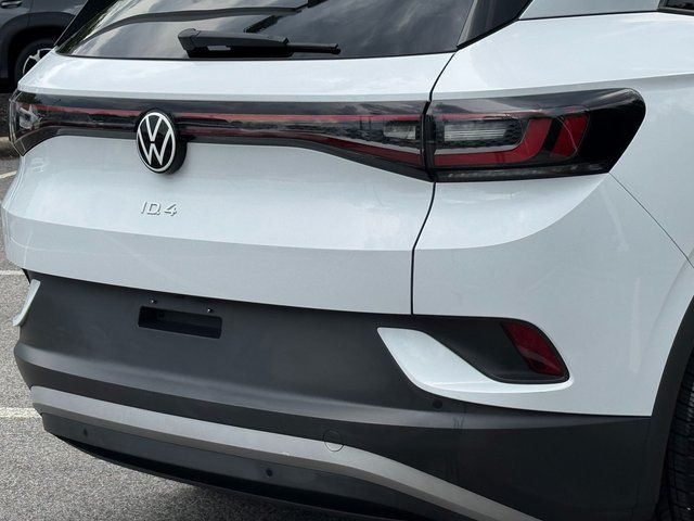 Used 2022 White Volkswagen Pro S image 30