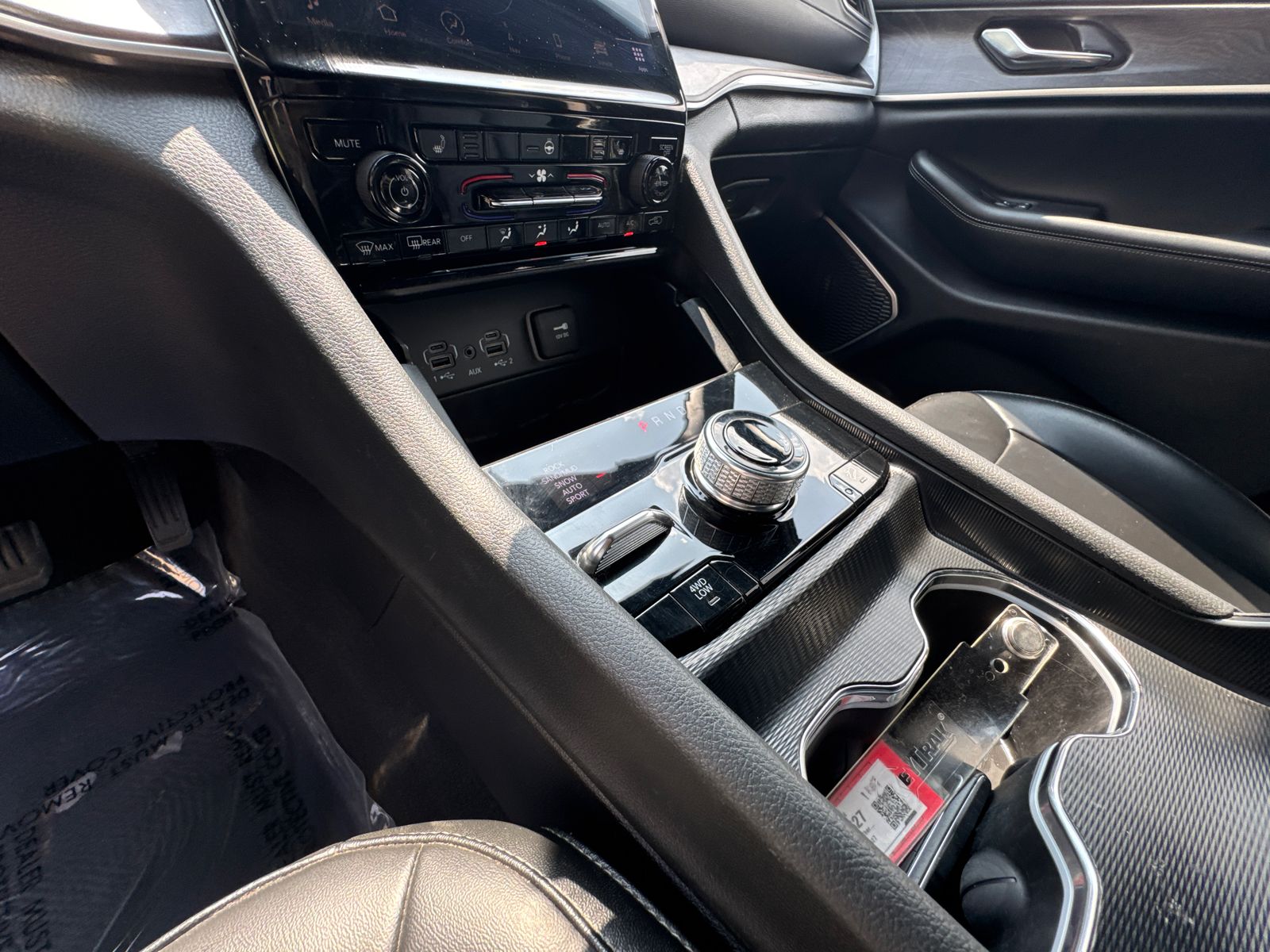 Used 2024 White Jeep 4xe image 30