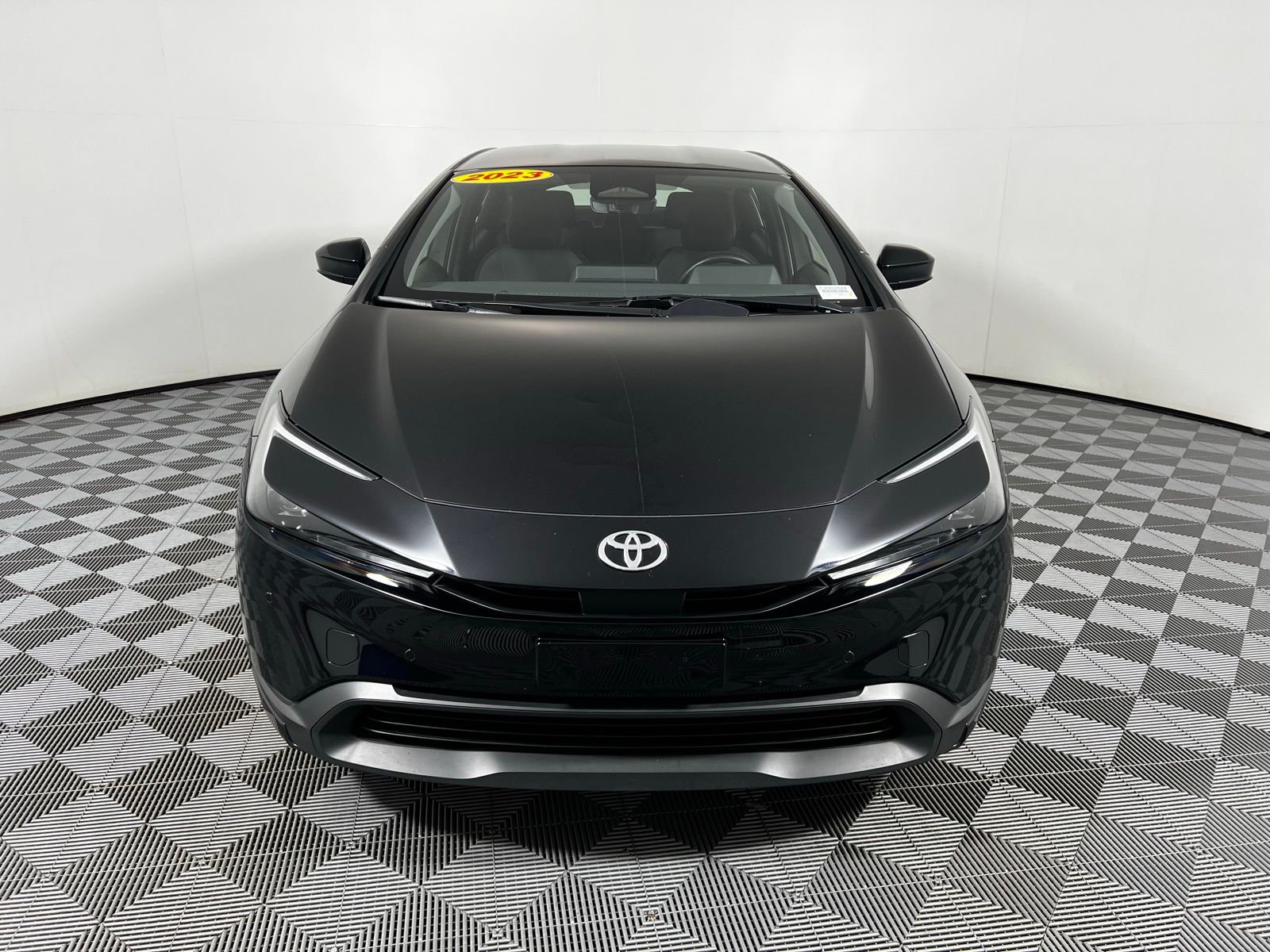 2023 Toyota Prius LE 2