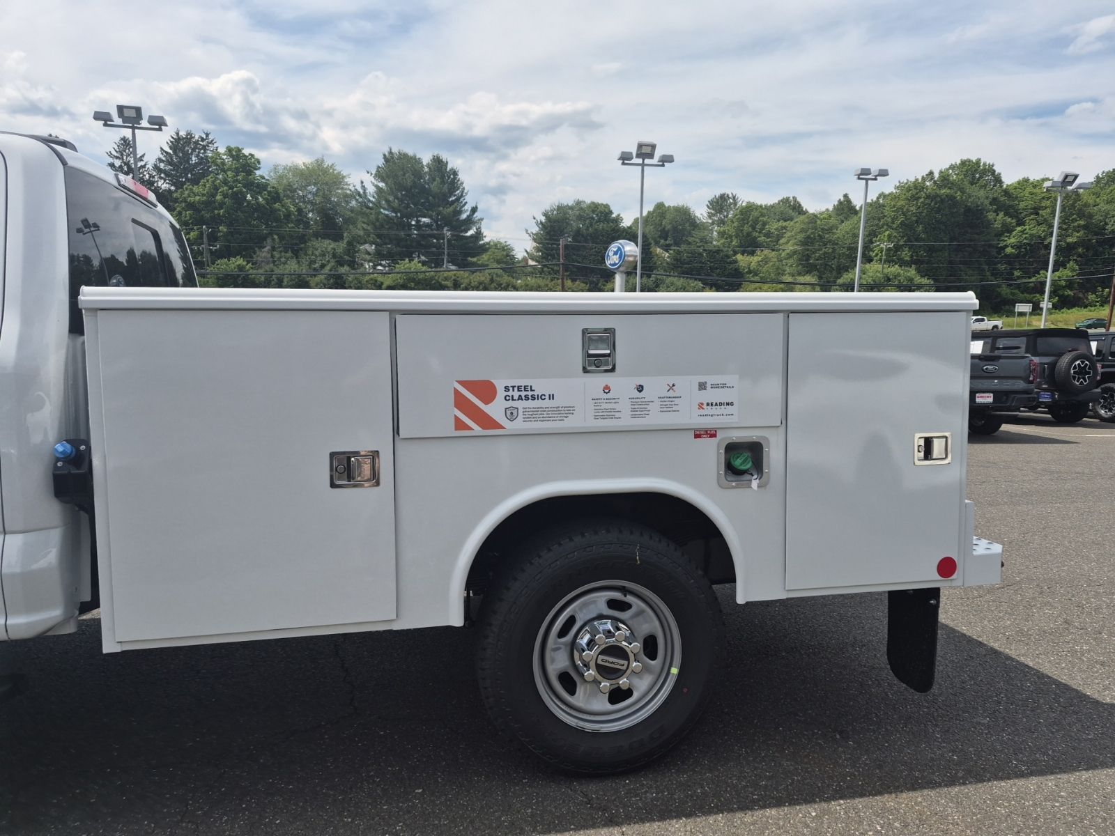 New 2026 Oxford White Ford XL SERVICE BODY image 4