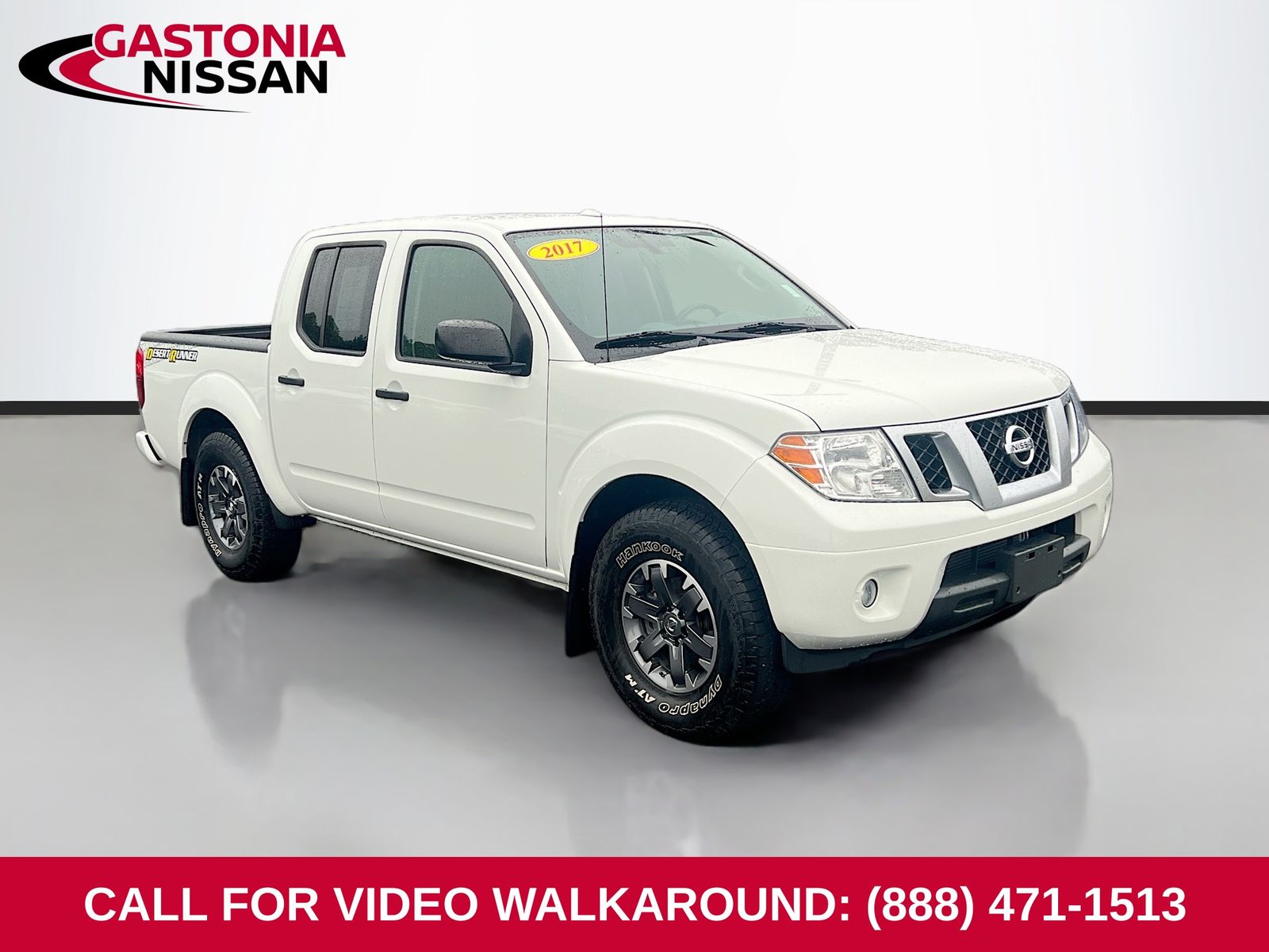 Glacier White 2017 Nissan Frontier Desert Runner Crew Cab Pickup Truck 4X2 5-Speed Automatic Overdrive