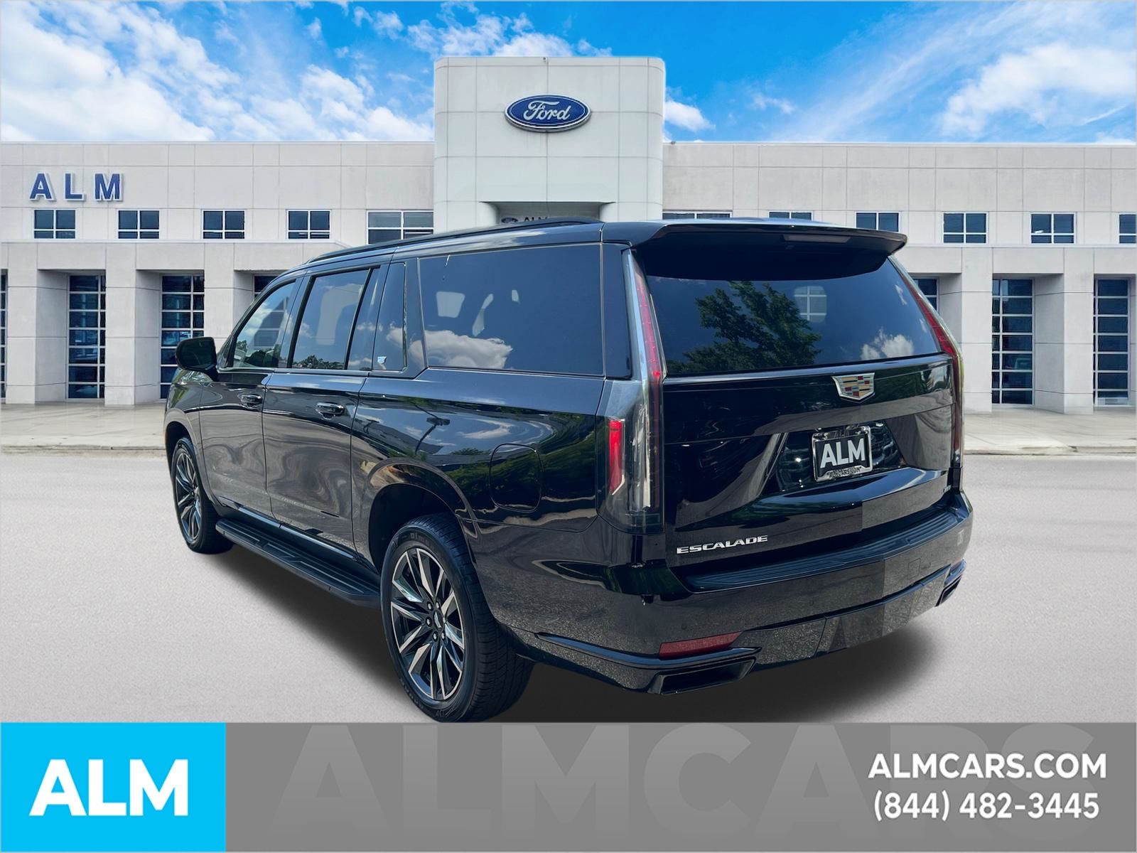 Used 2022 Black Cadillac Sport image 8