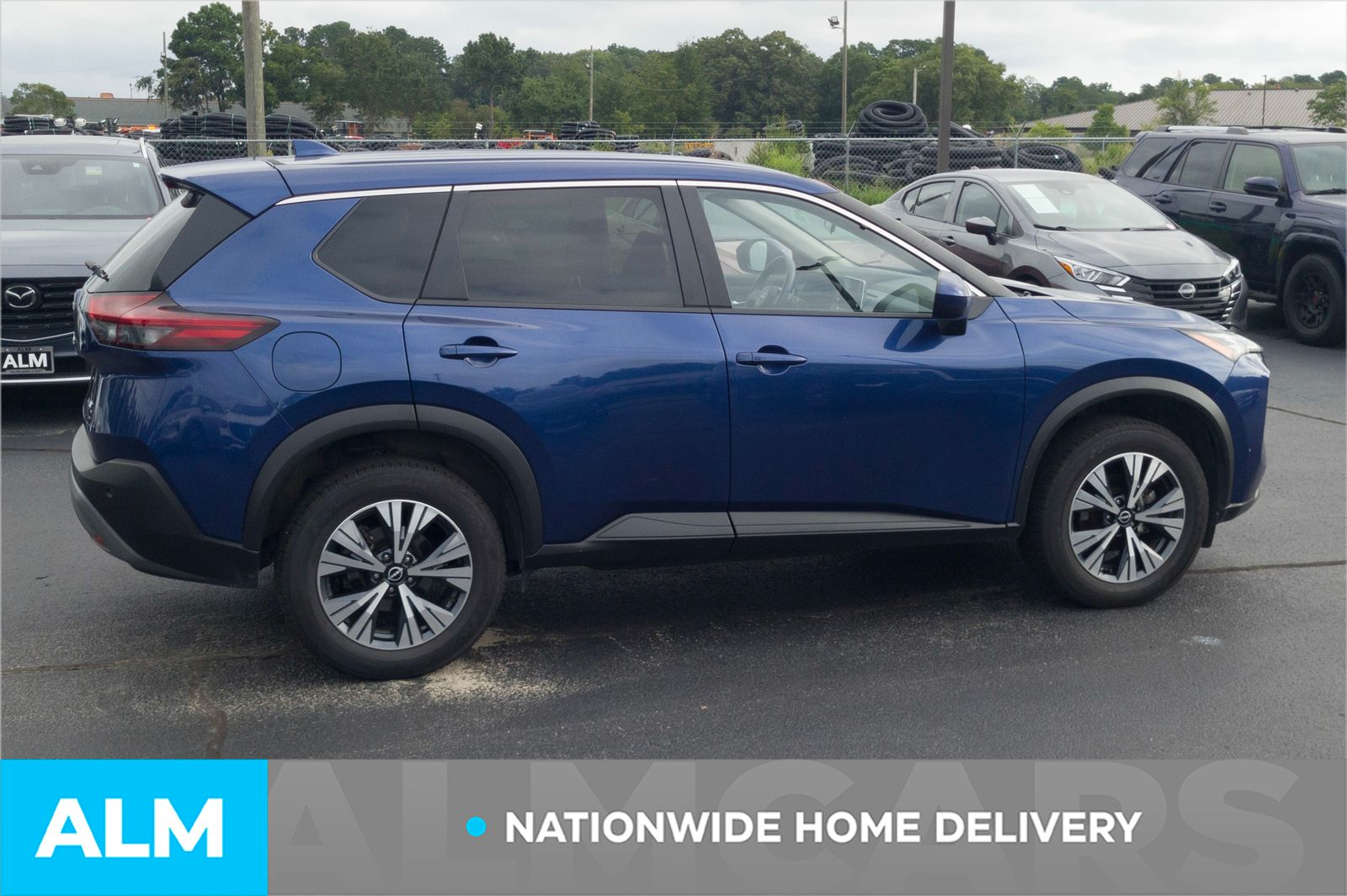 2023 Nissan Rogue SV photo 2