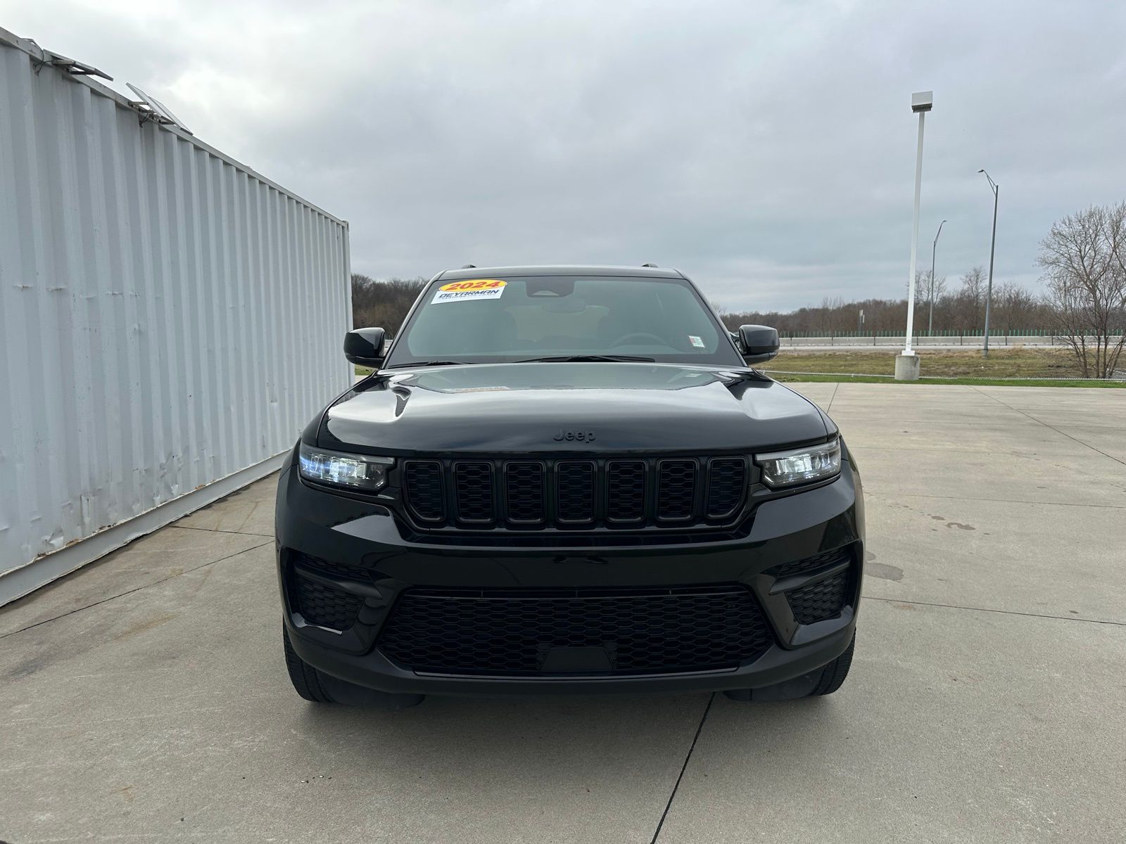 View vehicle photo 2