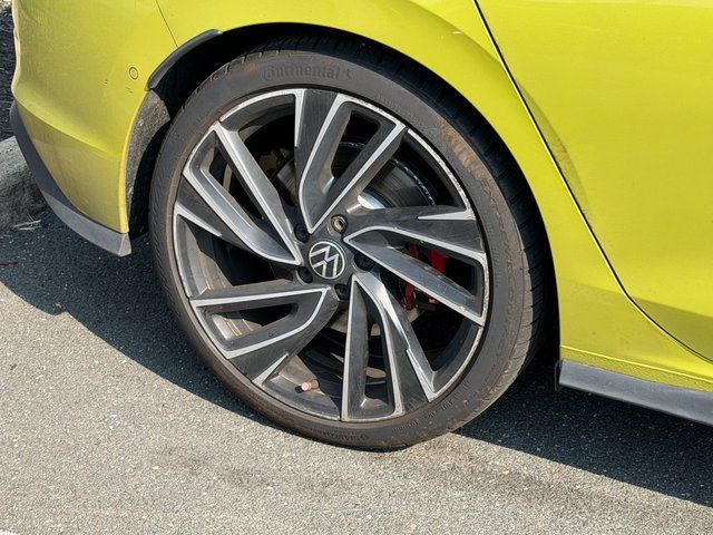 Used 2022 Gray Volkswagen Autobahn image 11
