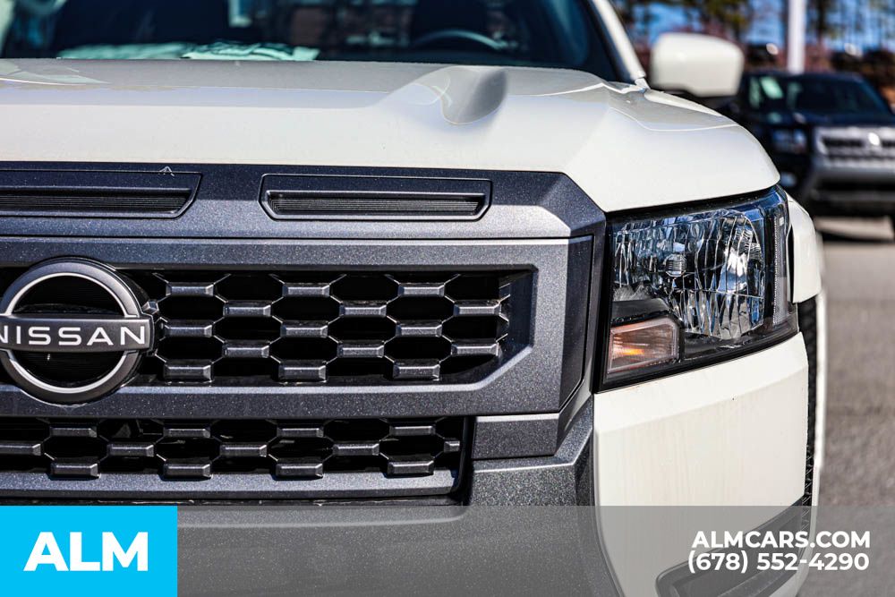 2025 Nissan Frontier SV photo 15