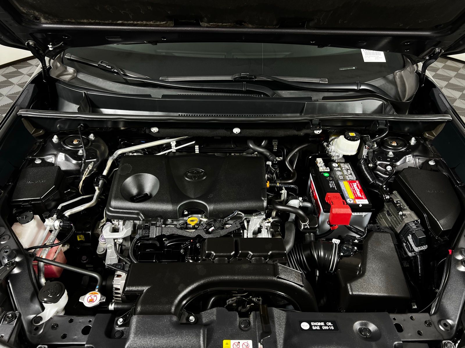 Thumbnail: 2020 Toyota RAV4 - 9