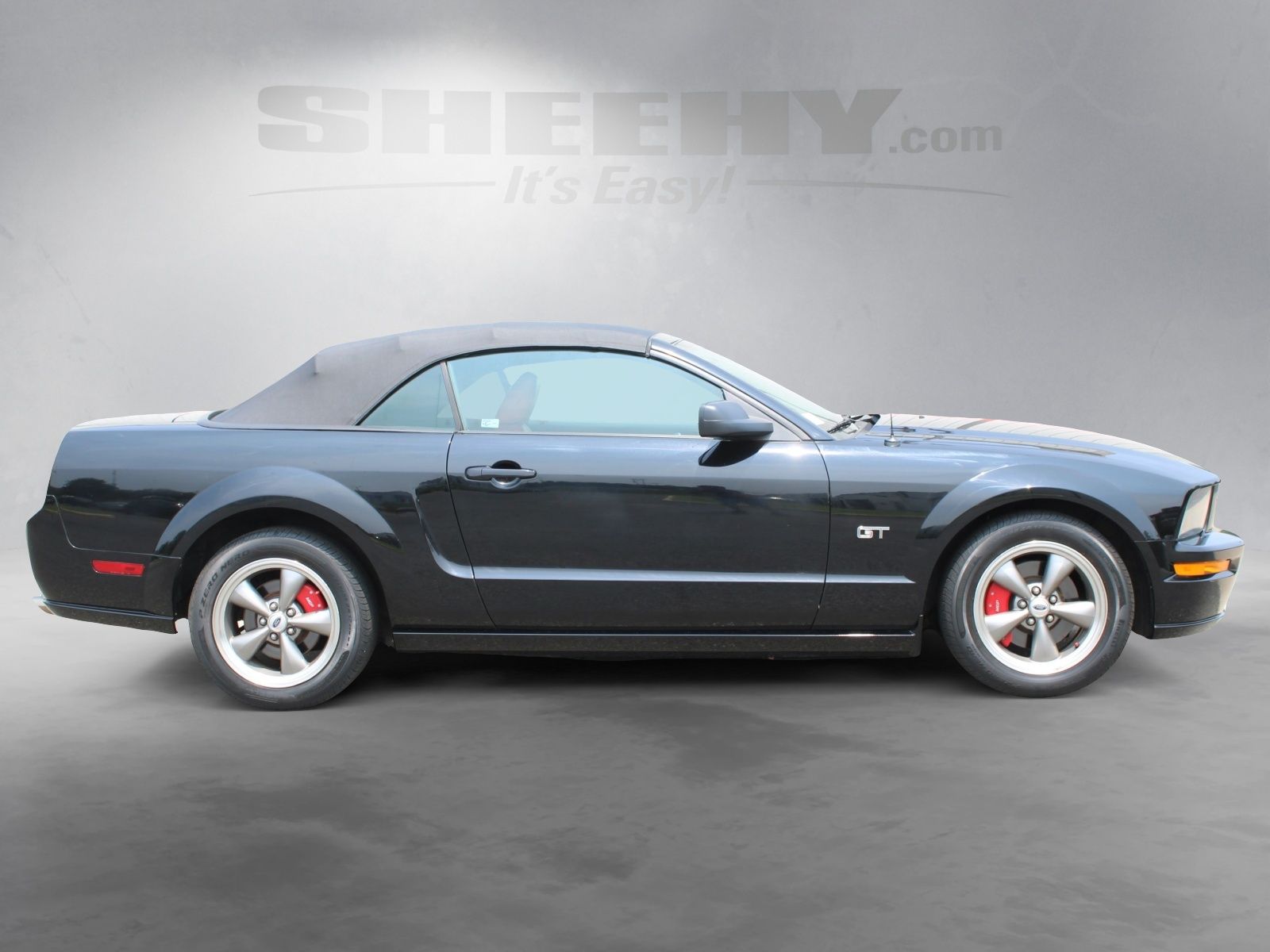 Used 2006 Black Ford GT Deluxe image 6