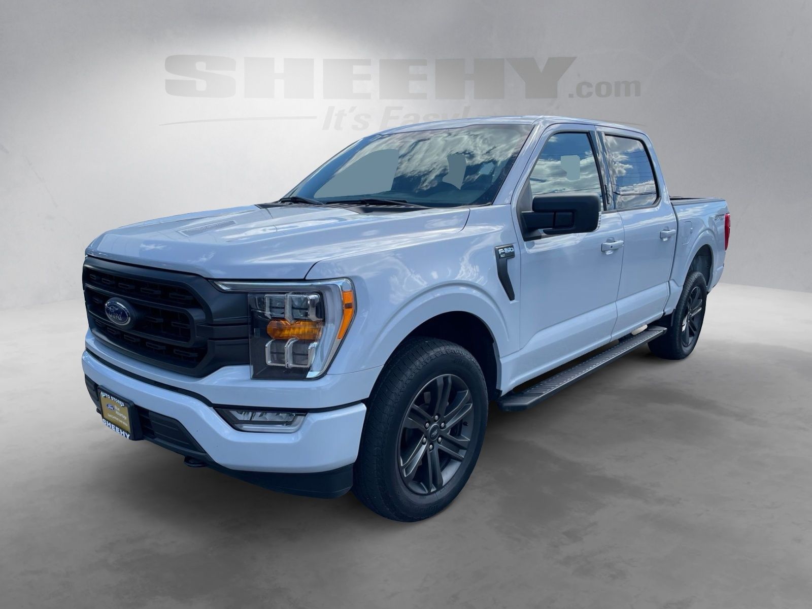 Certified Used 2022 White Metallic Ford XLT image 8