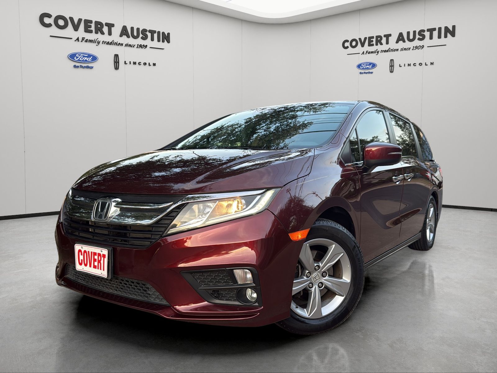 Red (Maroon) 2018 Honda Odyssey Minivan Front-Wheel Drive 9-Speed Automatic