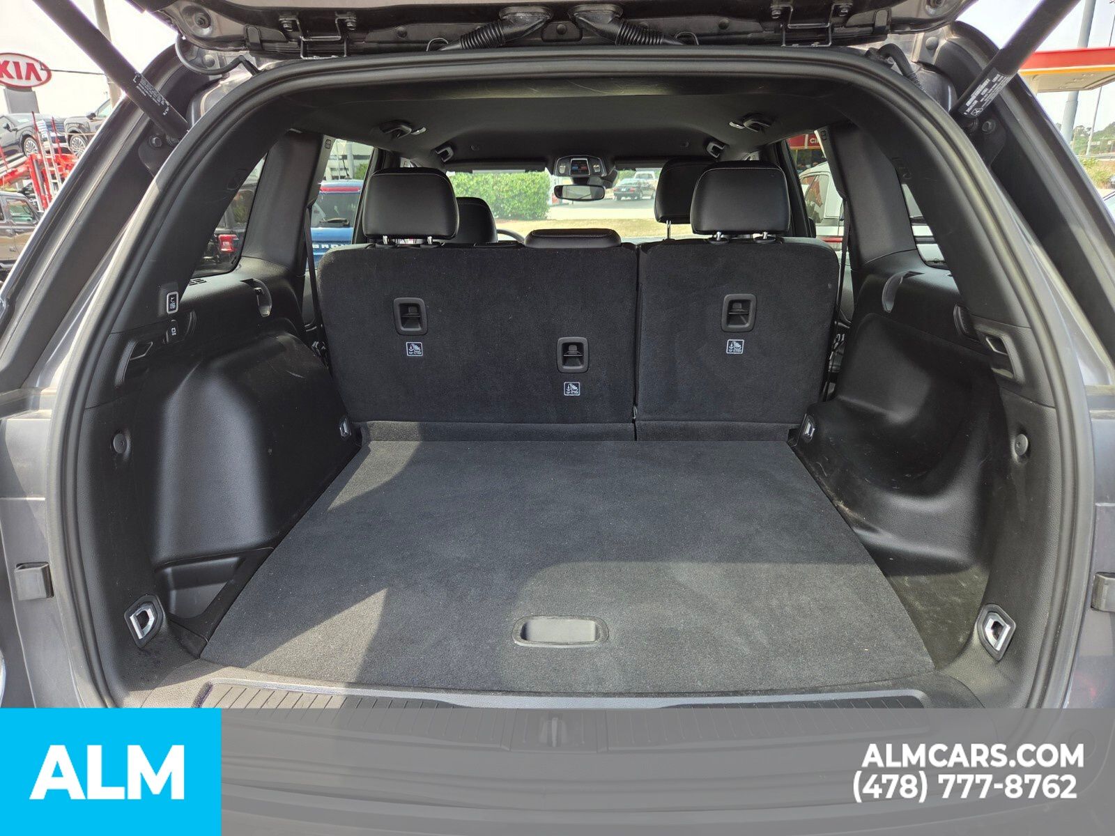Used 2024 Gray Jeep Altitude image 15
