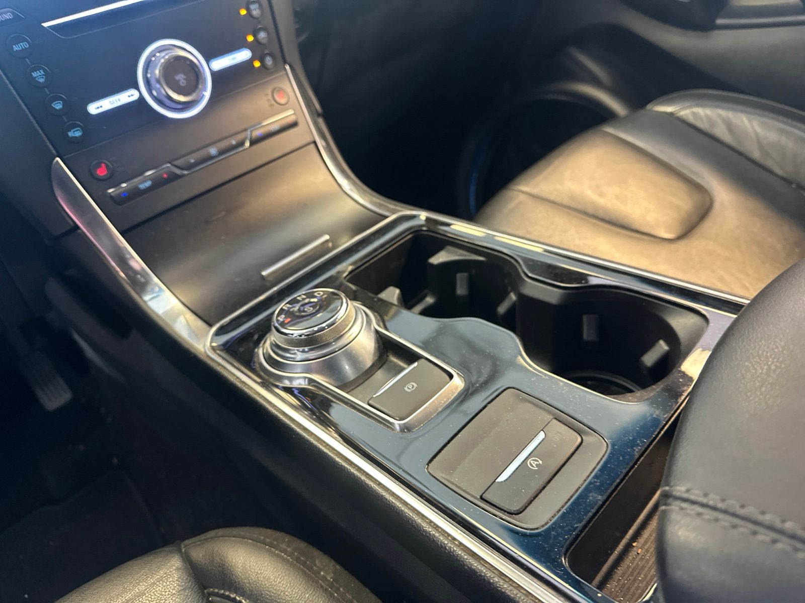 Certified Used 2019 Agate Black Metallic Ford Titanium image 17