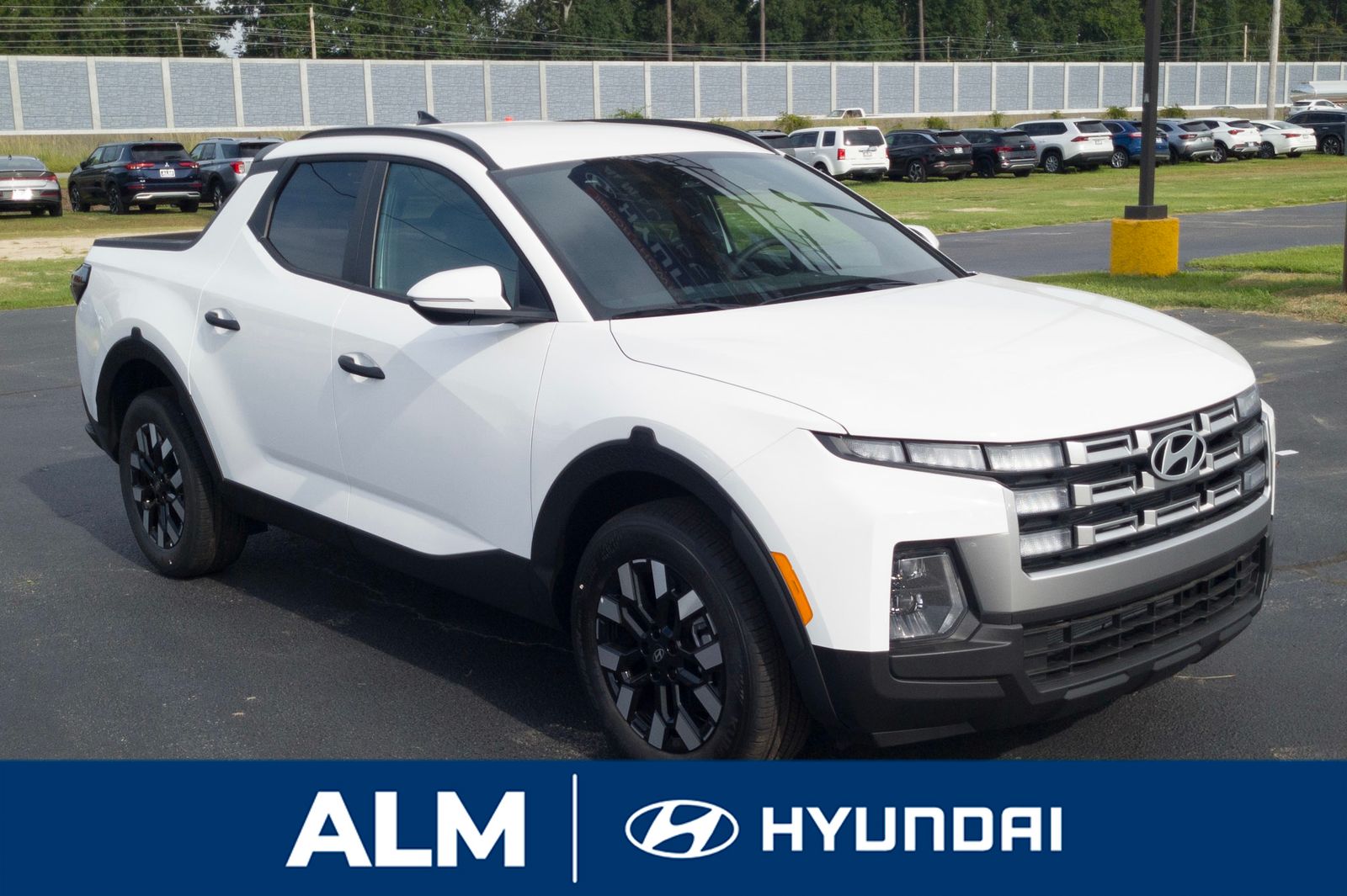 2025 Hyundai Santa Cruz SEL photo 2