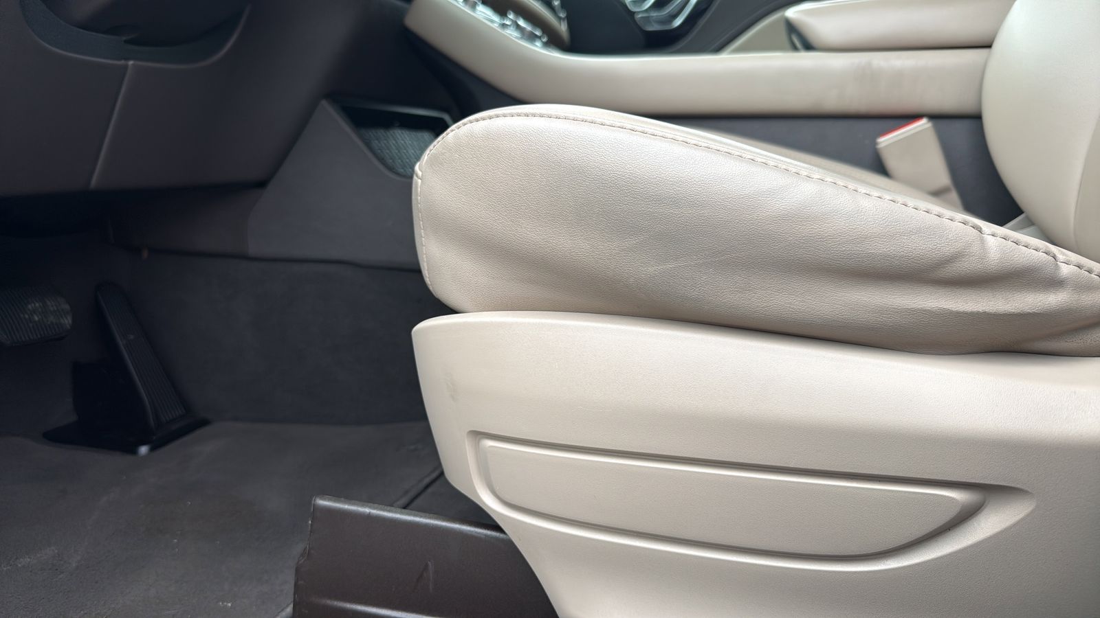Used Car 2023 Lincoln Aviator  Standard For Sale Under $40,000 In Austin, Texas