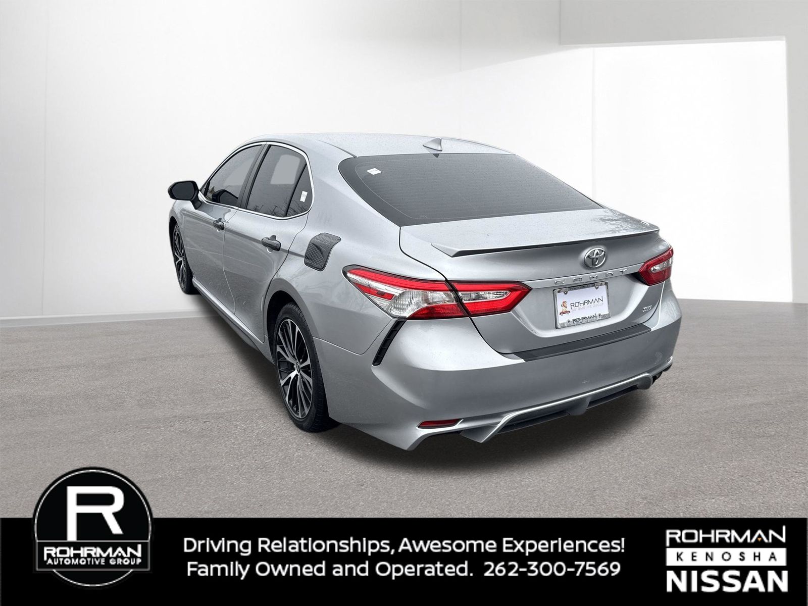 View vehicle photo 5