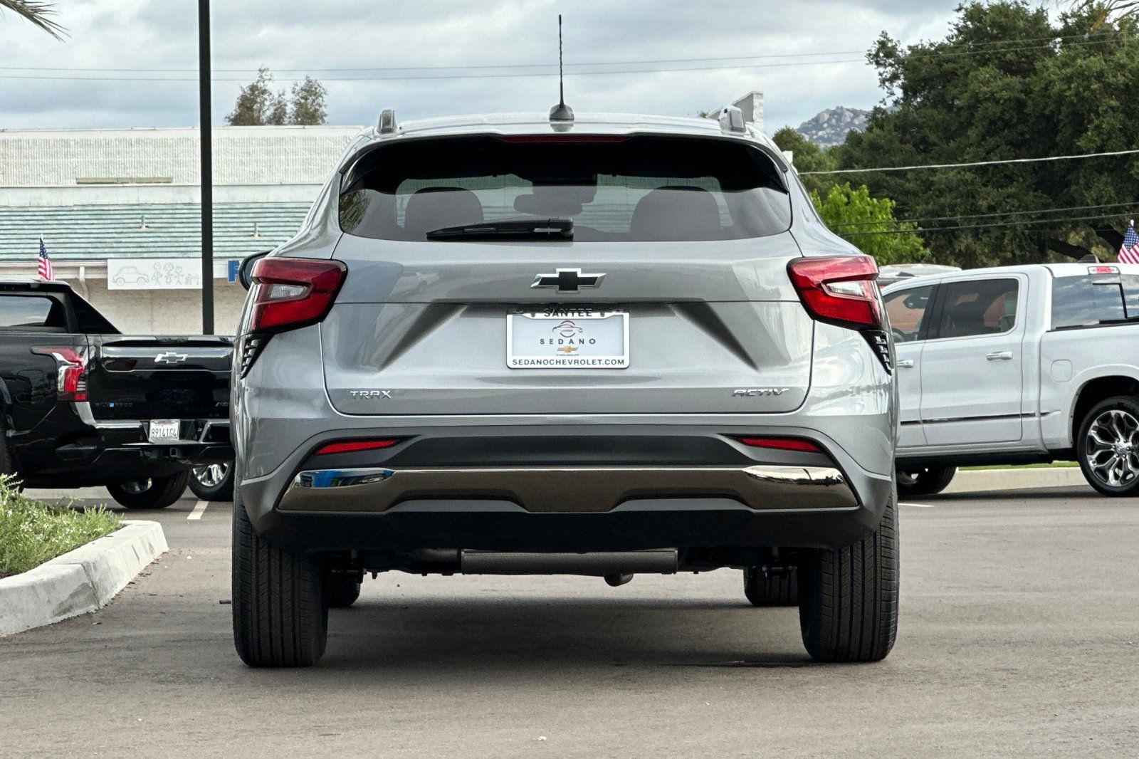 View vehicle photo 5