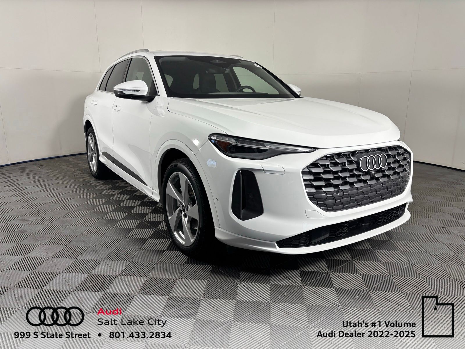 Arkona White 2025 Audi Q5 quattro Prestige 40 TFSI SUV / Crossover All-Wheel Drive 7-Speed Automatic