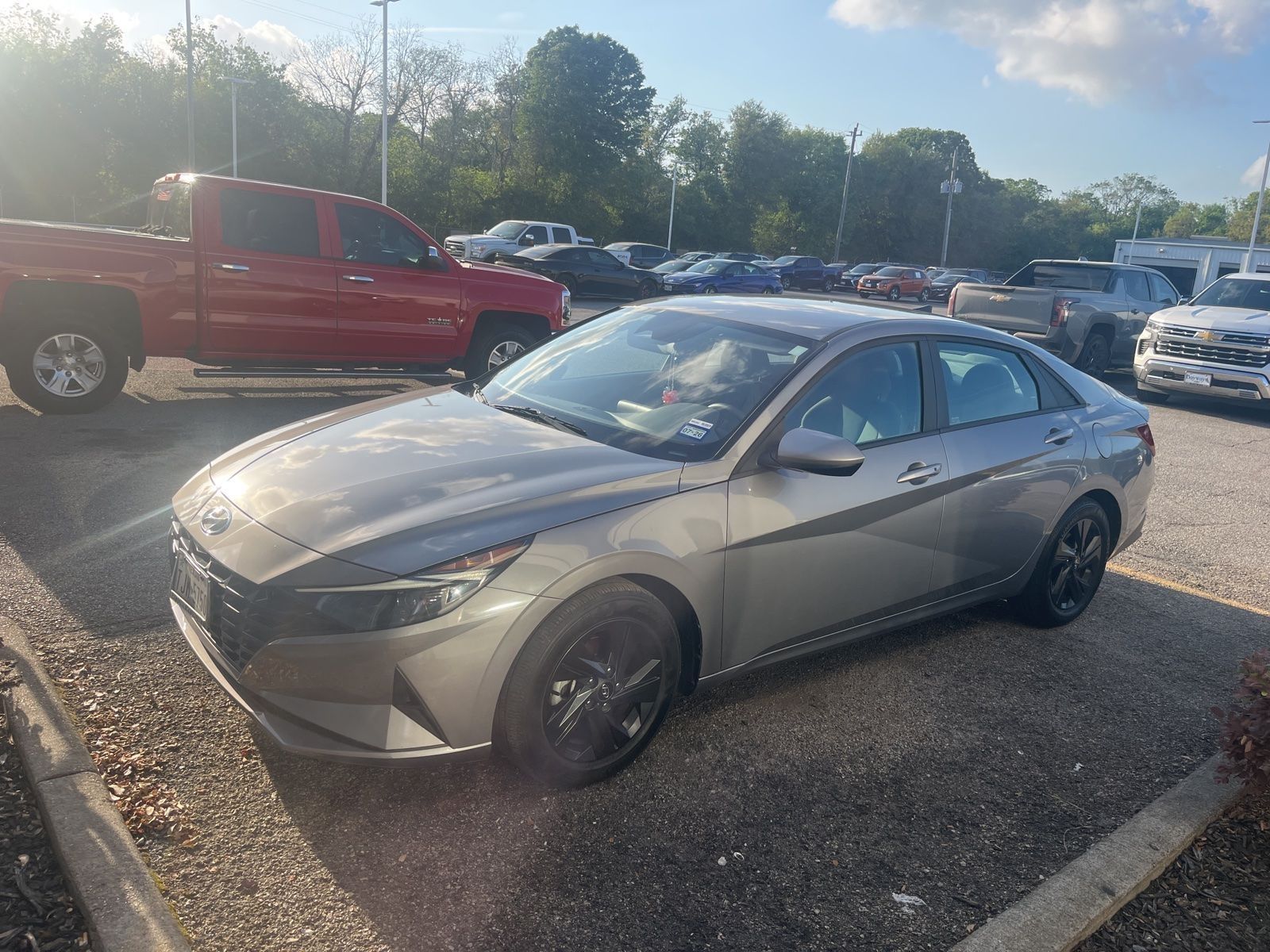 Fluid Metal 2023 Hyundai Elantra SEL FWD Sedan Front-Wheel Drive Continuously Variable Transmission