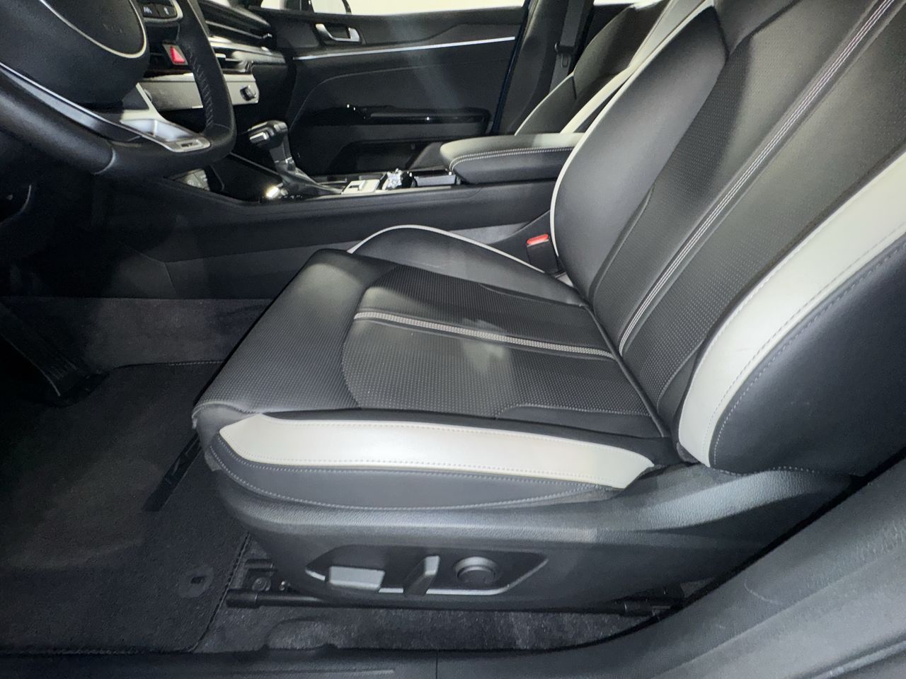 2025 Kia K5 GT-Line photo 18