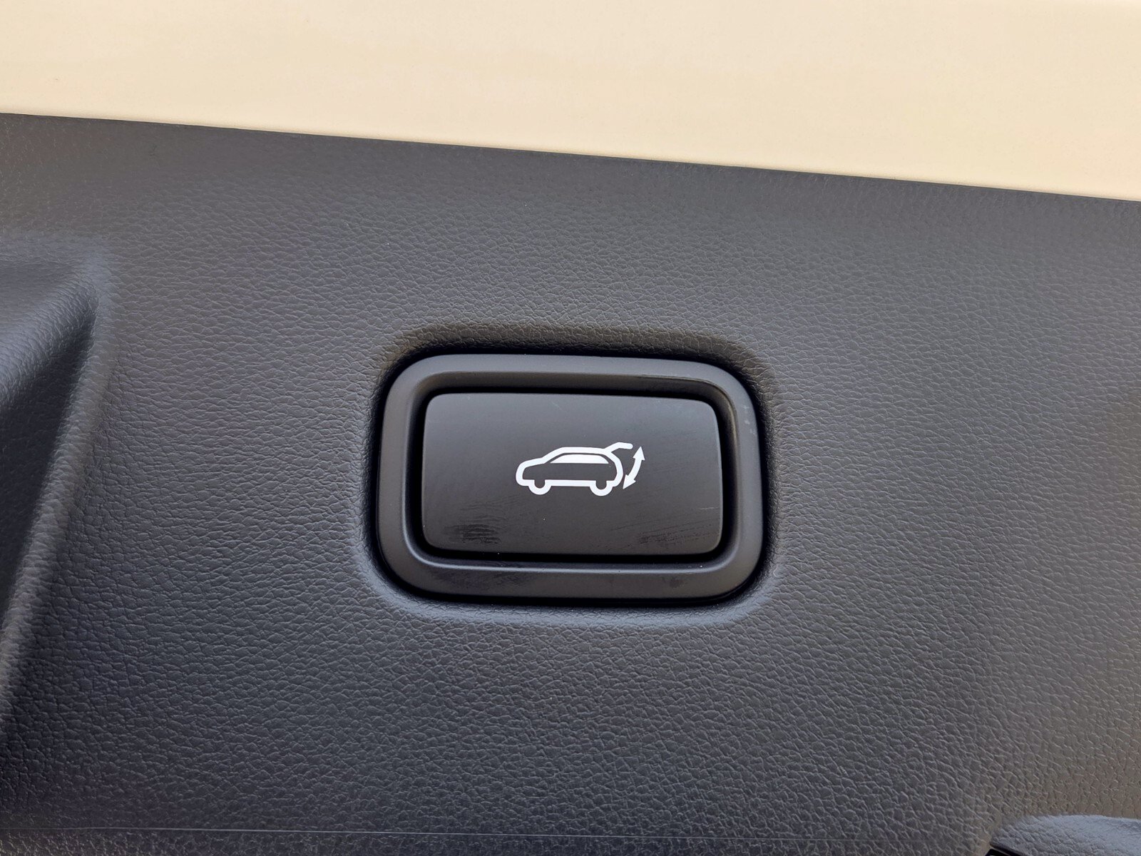 New 2026 White HYUNDAI SEL image 14