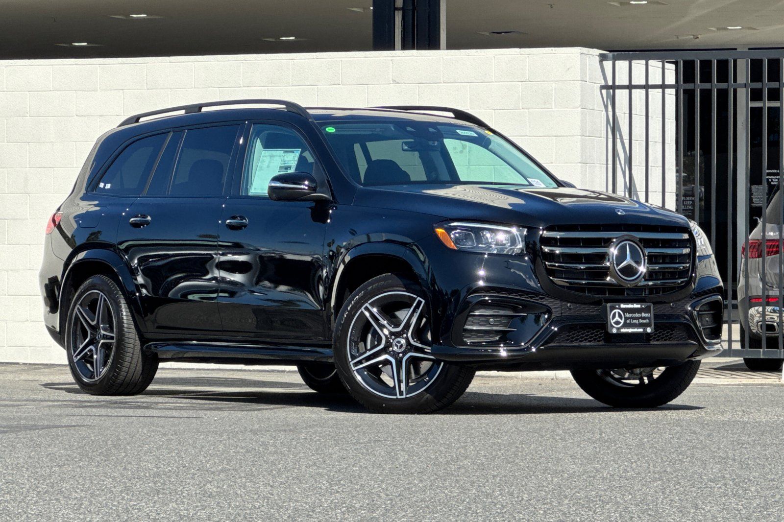 View vehicle photo 2