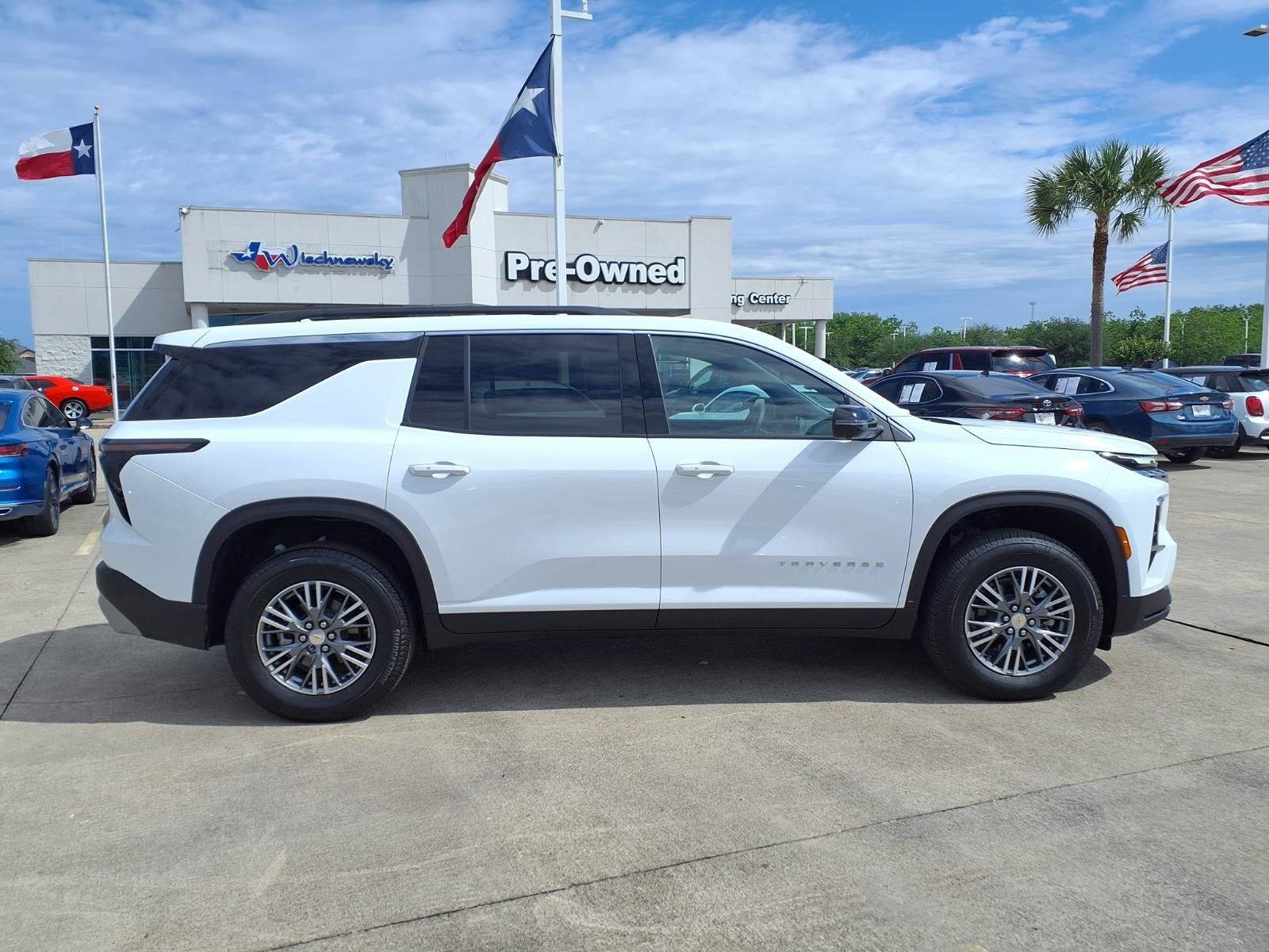 2026 Chevrolet Traverse LT - 3