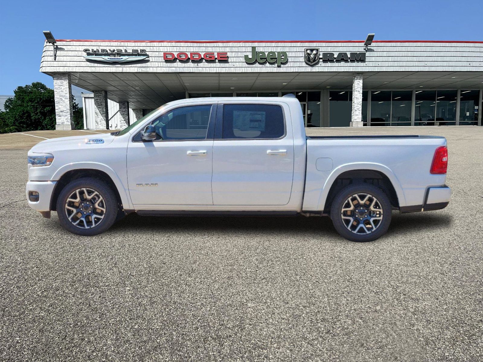 2025 Ram 1500 Laramie 3