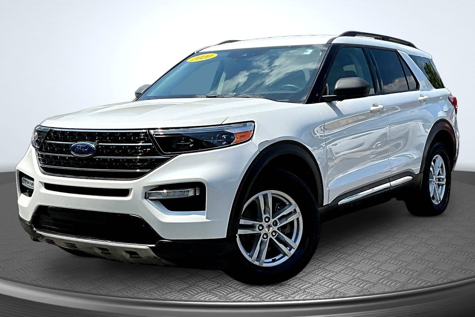 White Metallic 2020 Ford Explorer SUV / Crossover All-Wheel Drive Automatic