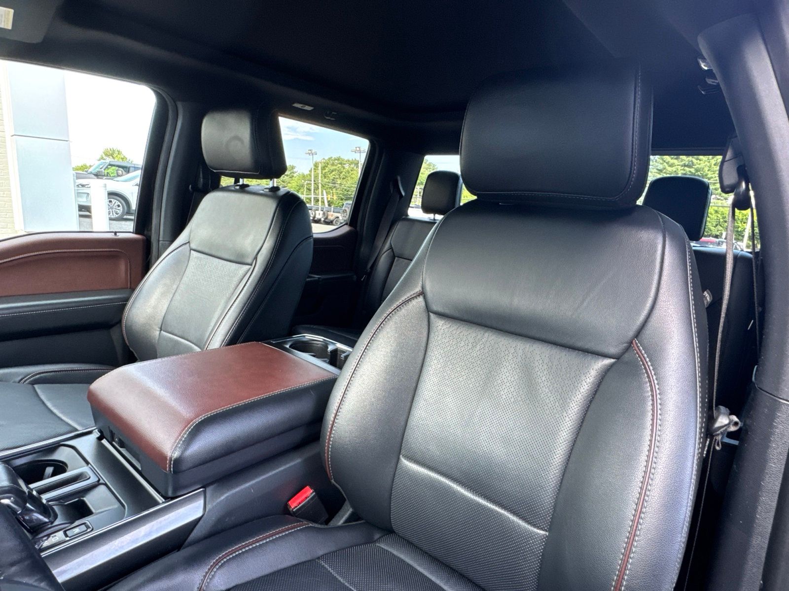 Used 2022 Agate Black Metallic Ford Lariat image 40