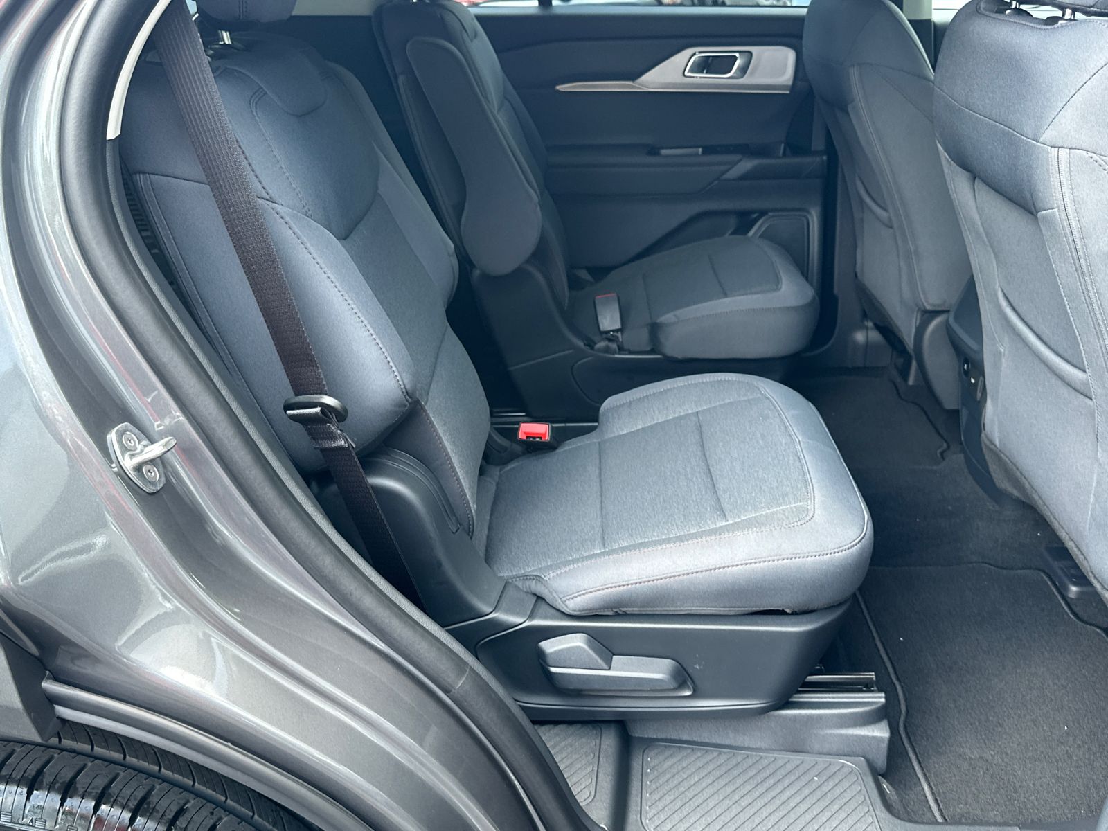 New 2026 Carbonized Gray Metallic Ford Active image 16