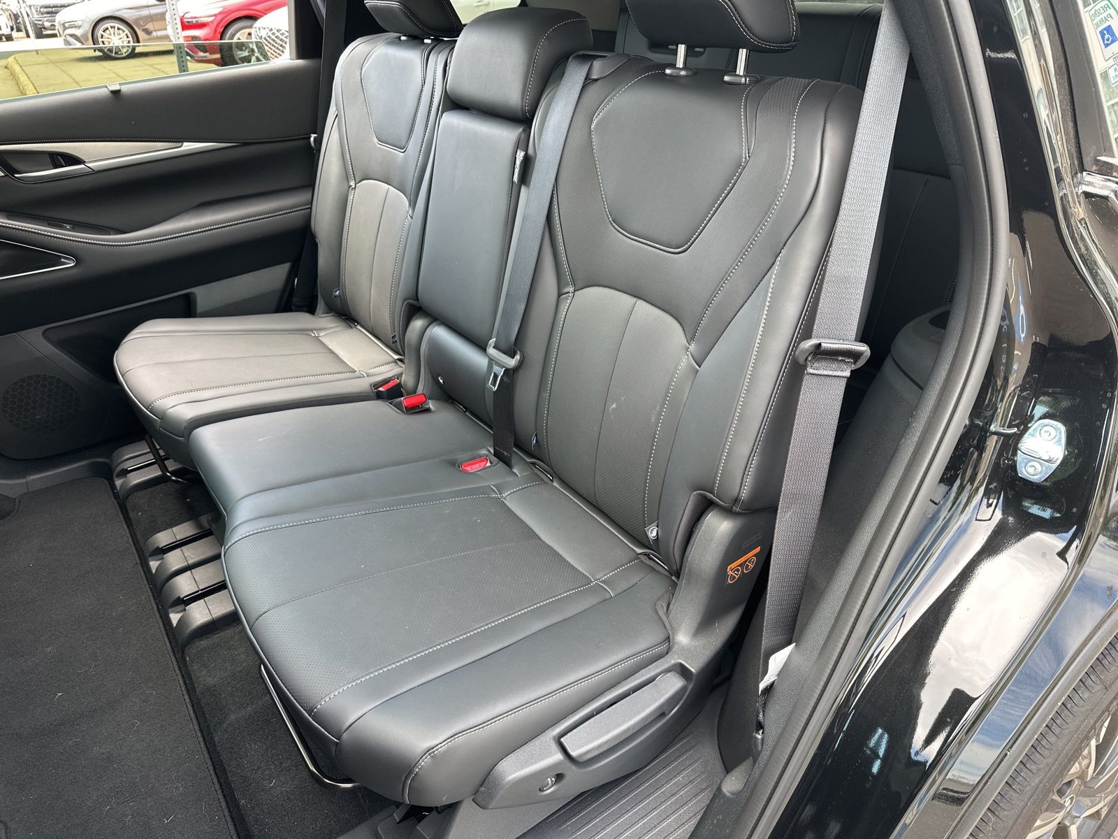 Used 2026 Black INFINITI LUXE image 7