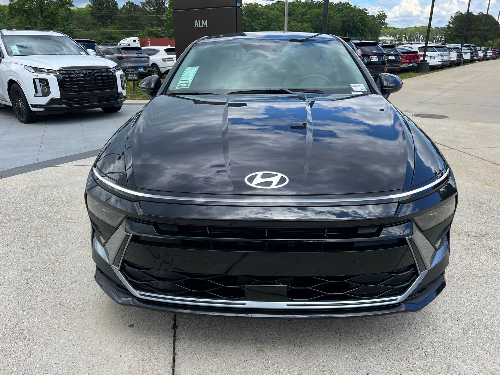 2025 Hyundai Sonata SE photo 2