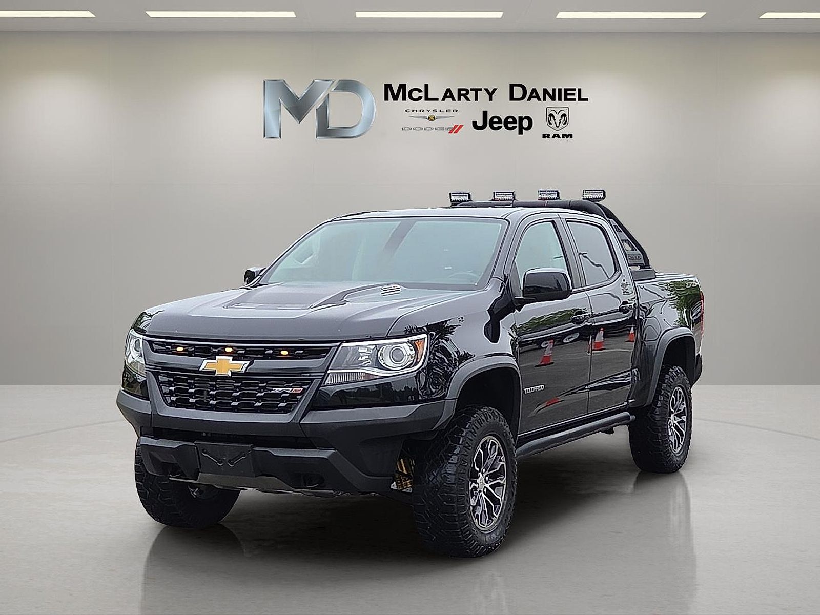 View vehicle photo 2
