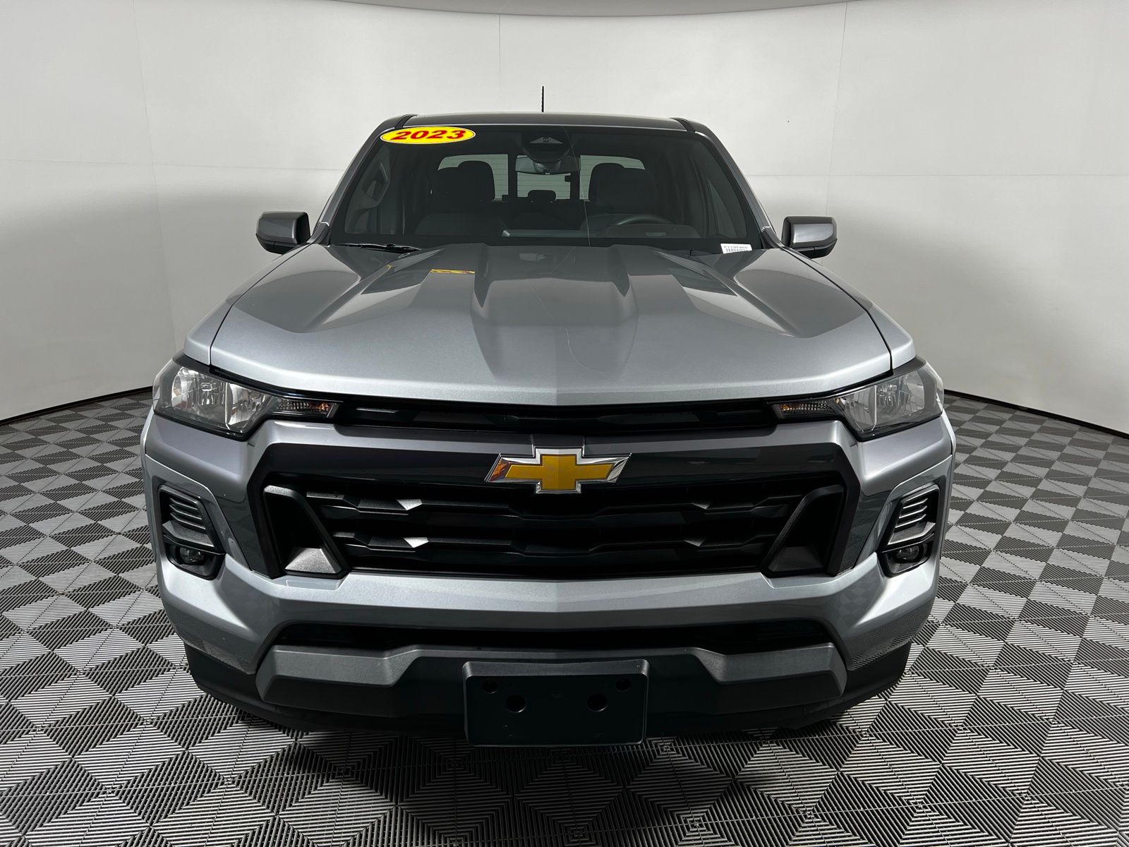 Thumbnail: 2023 Chevrolet Colorado - 2