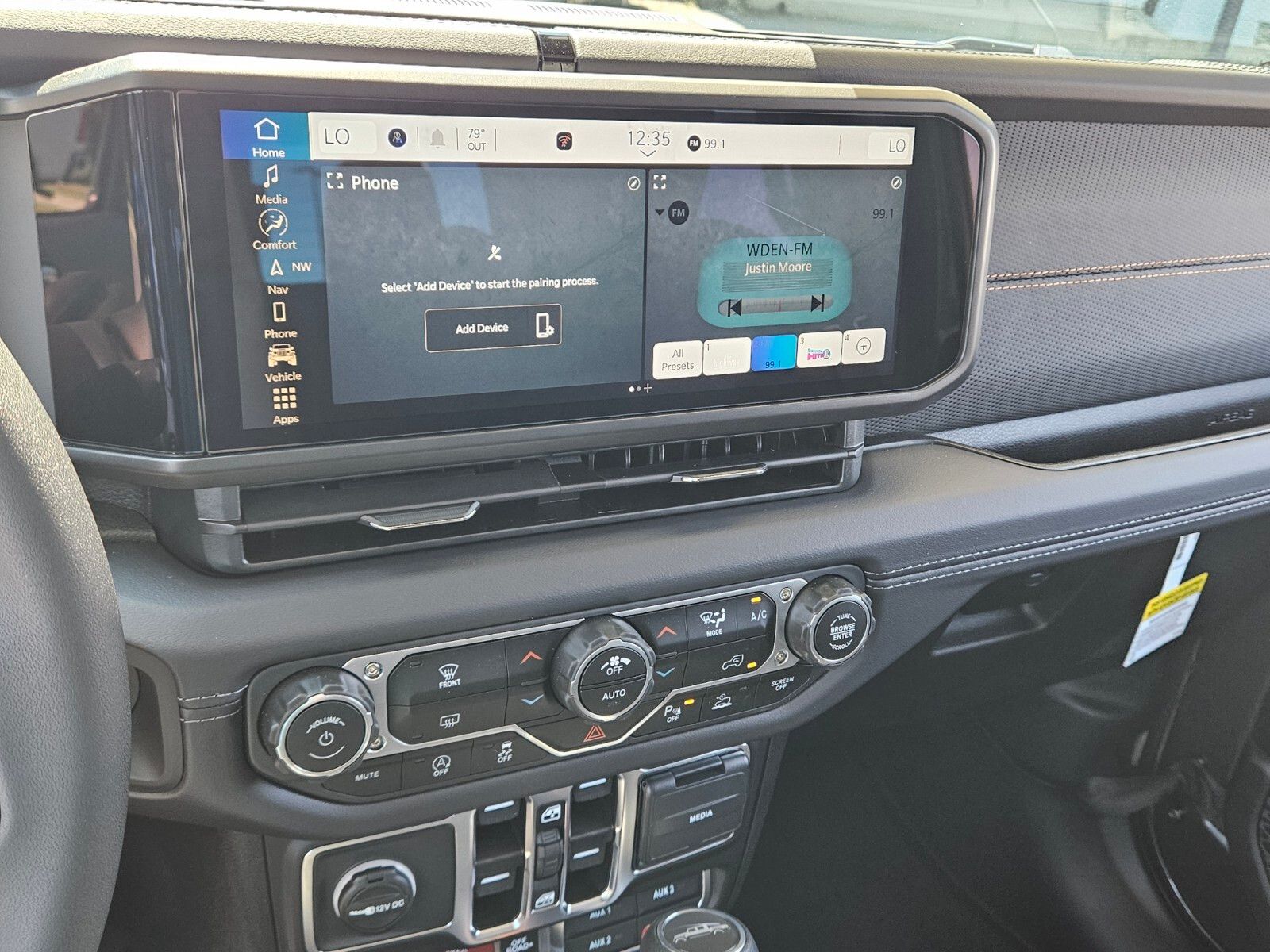 2025 Jeep Gladiator Mojave photo 13