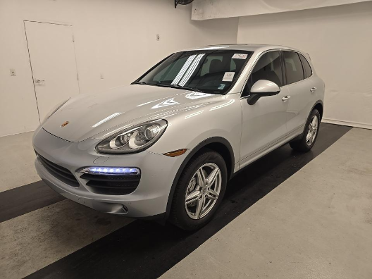 2014 Porsche Cayenne S's photo
