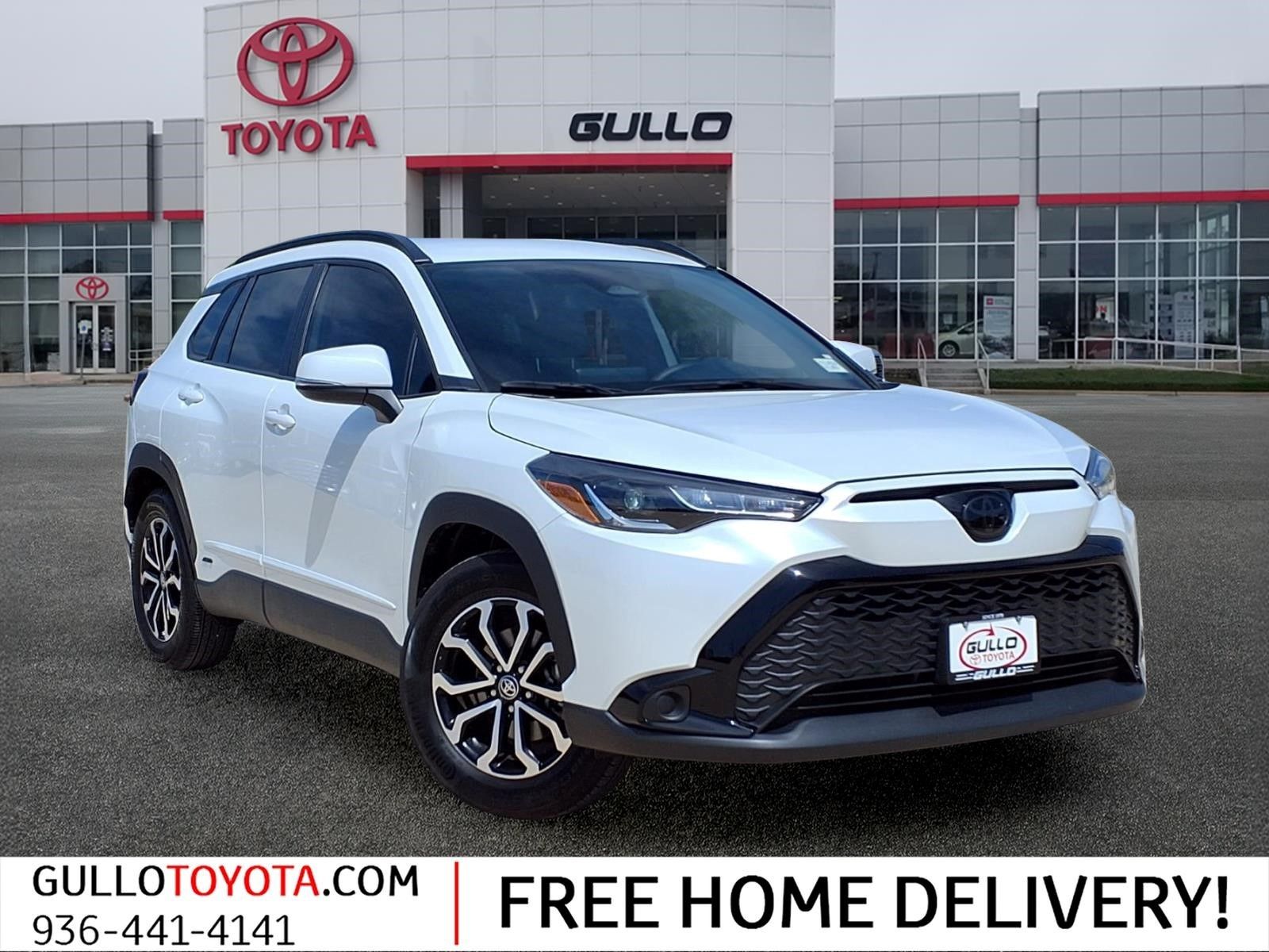2023 Toyota Corolla Cross Hybrid SE - 0