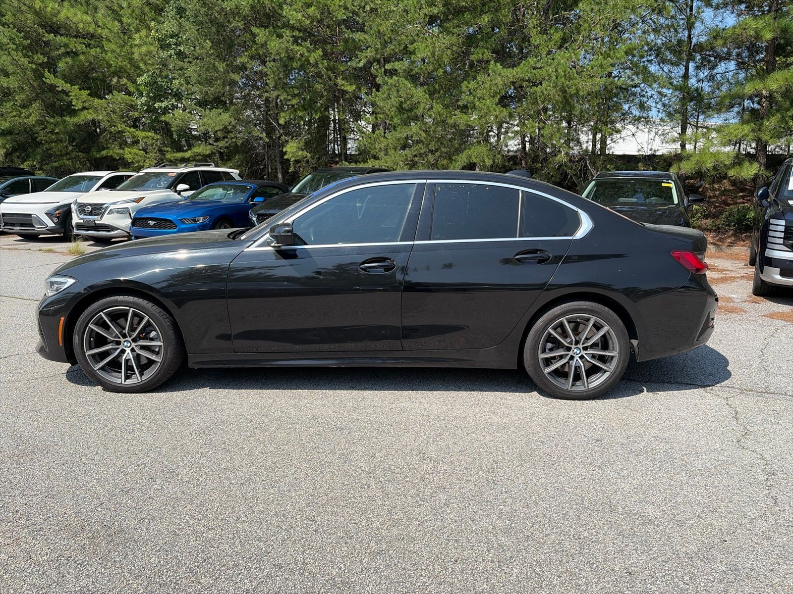 Used 2020 Black BMW 330i image 3