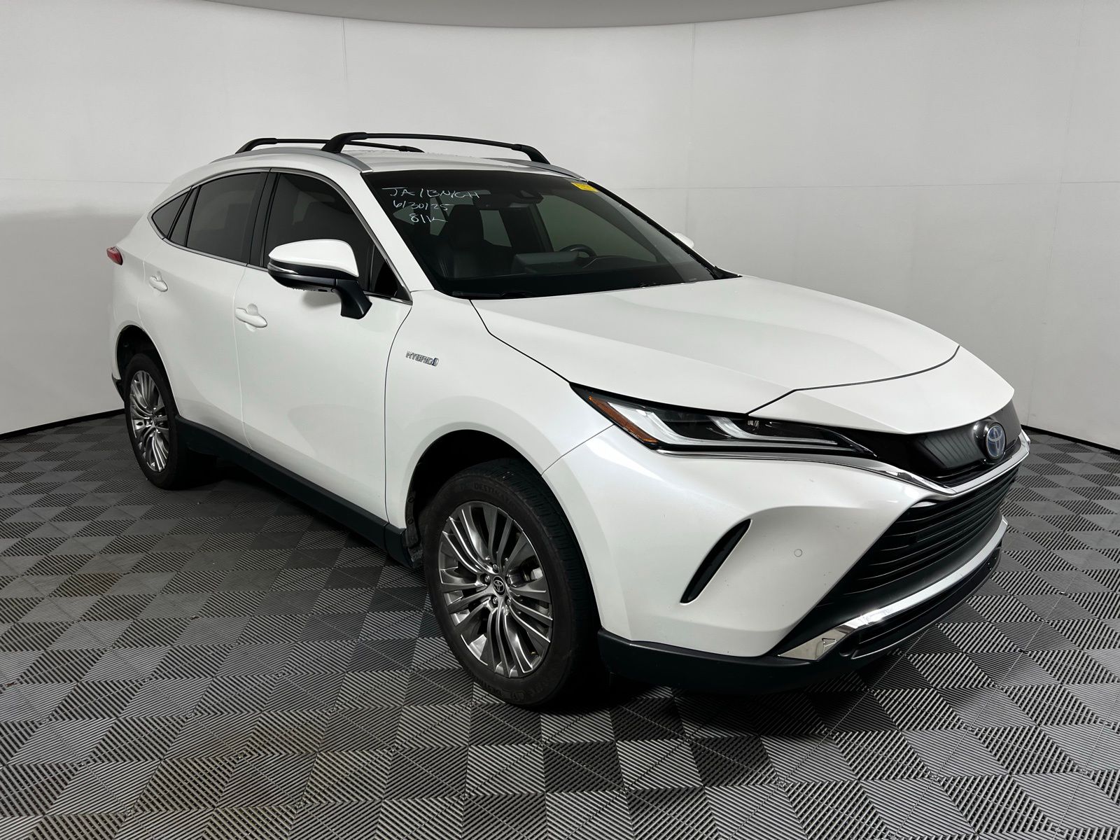 Thumbnail: 2021 Toyota Venza - 3