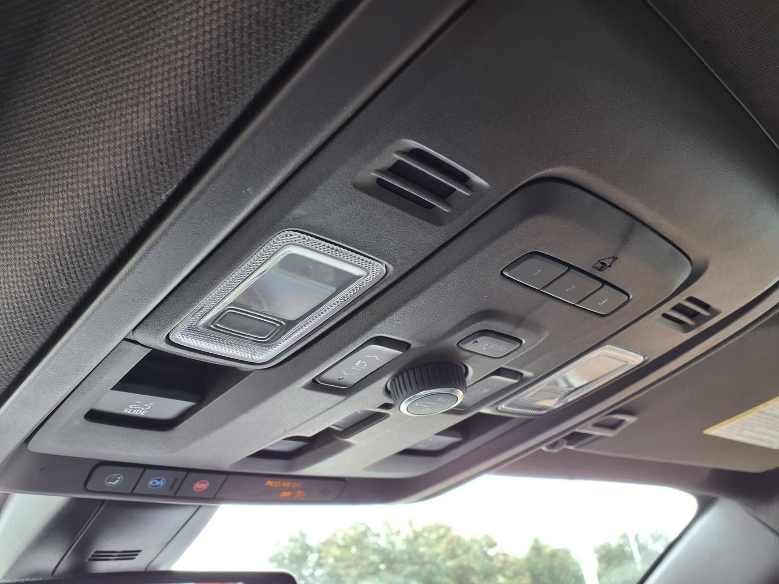 2021 GMC Yukon XL Denali White at Toyota of Victoria
