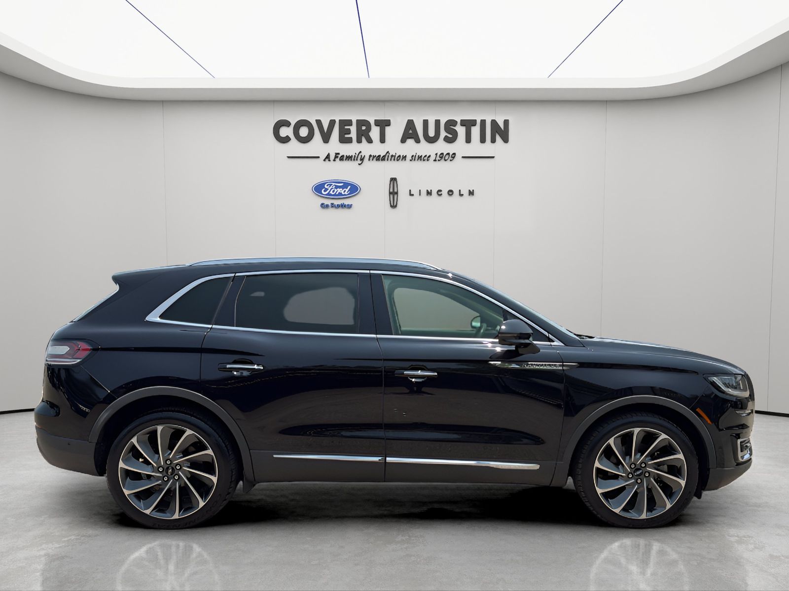 Used Car 2020 Lincoln Nautilus  Reserve For Sale Under $30,000 In Austin, Texas