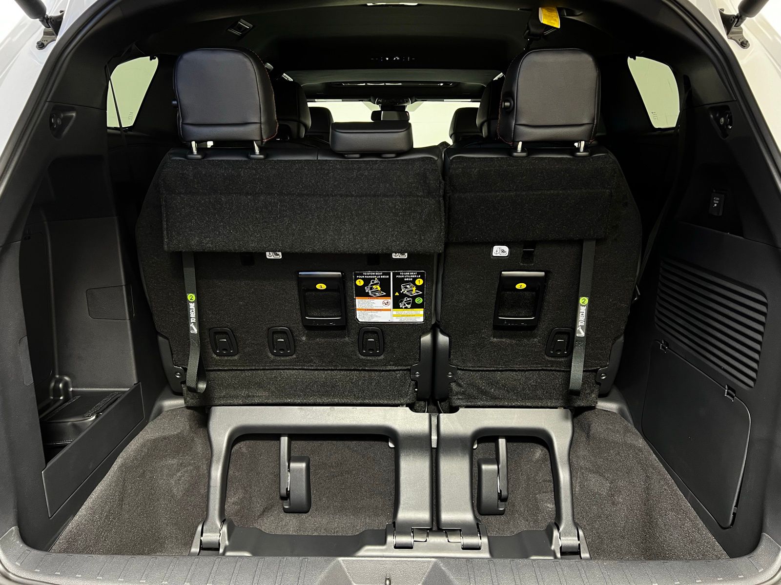 2025 Toyota Sienna XSE 24