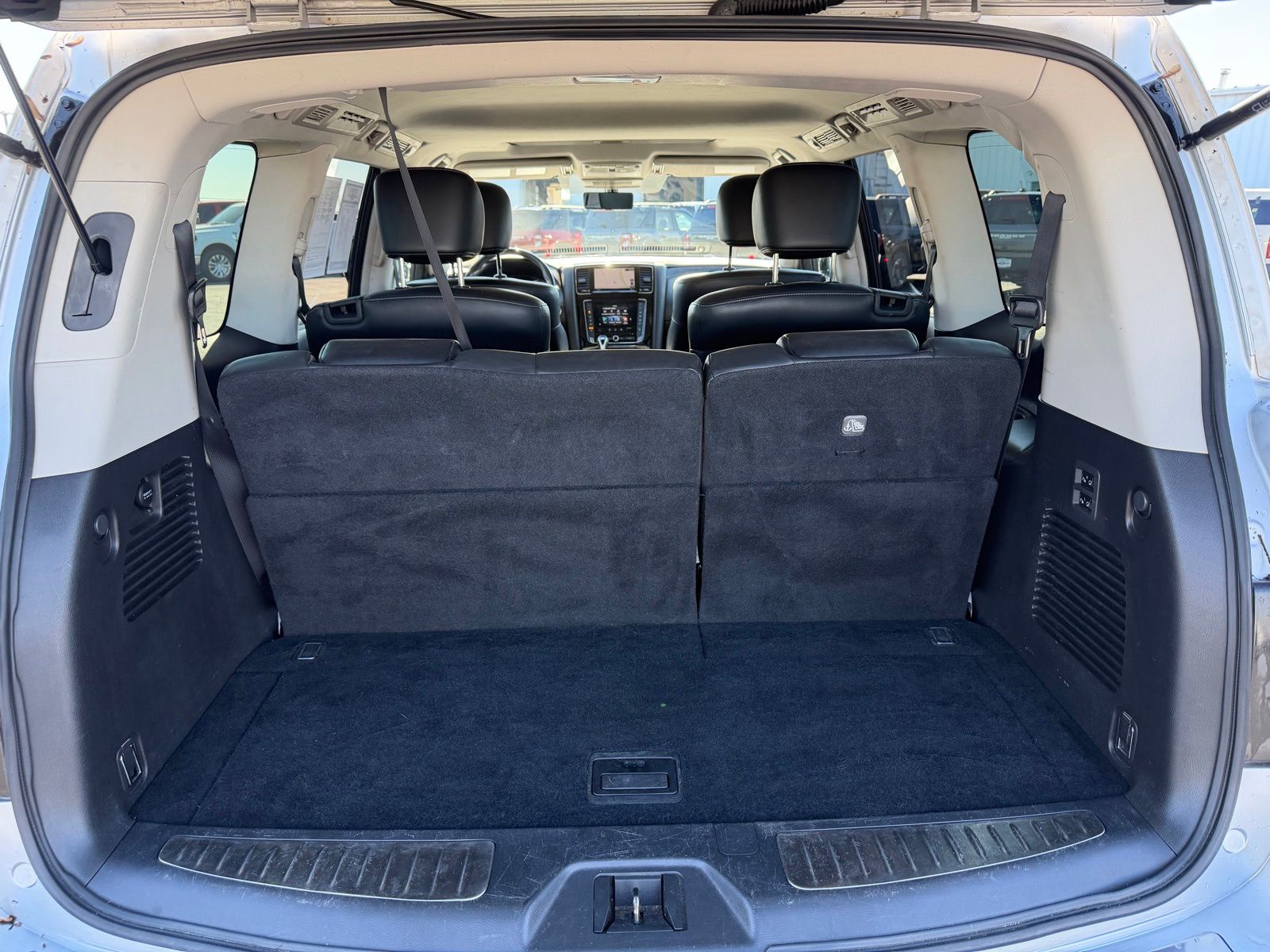 2020 INFINITI QX80 image 11