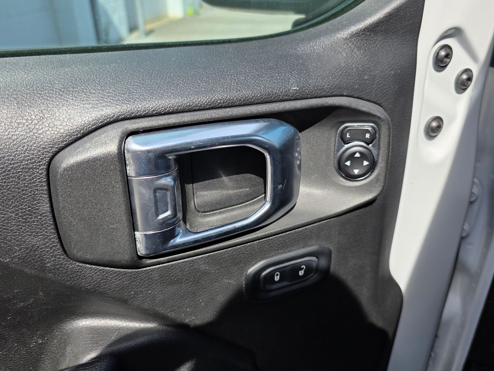 Used 2023 White Jeep Sport S image 21