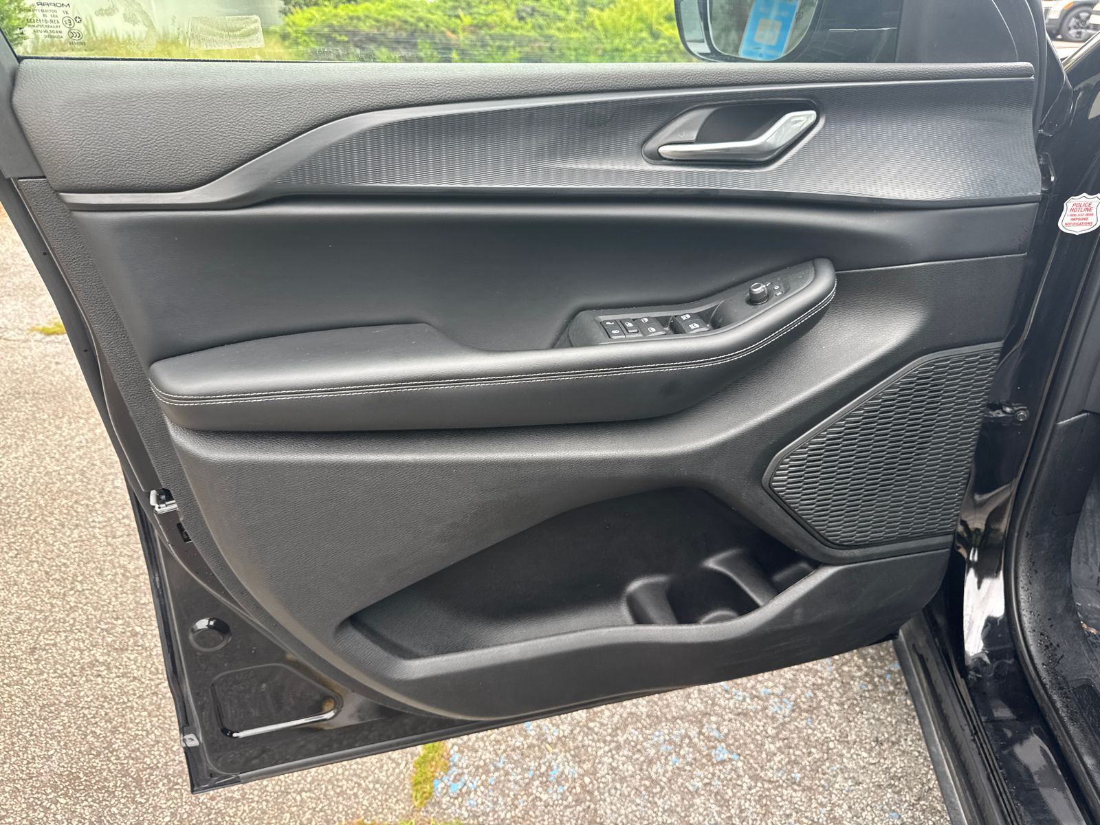 Used 2025 Black Jeep Altitude image 10