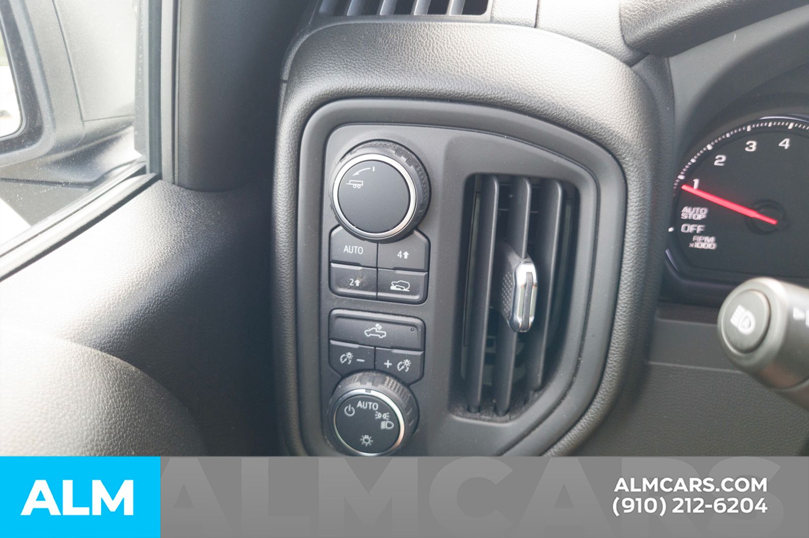 2023 Chevrolet Silverado 1500 Custom photo 25