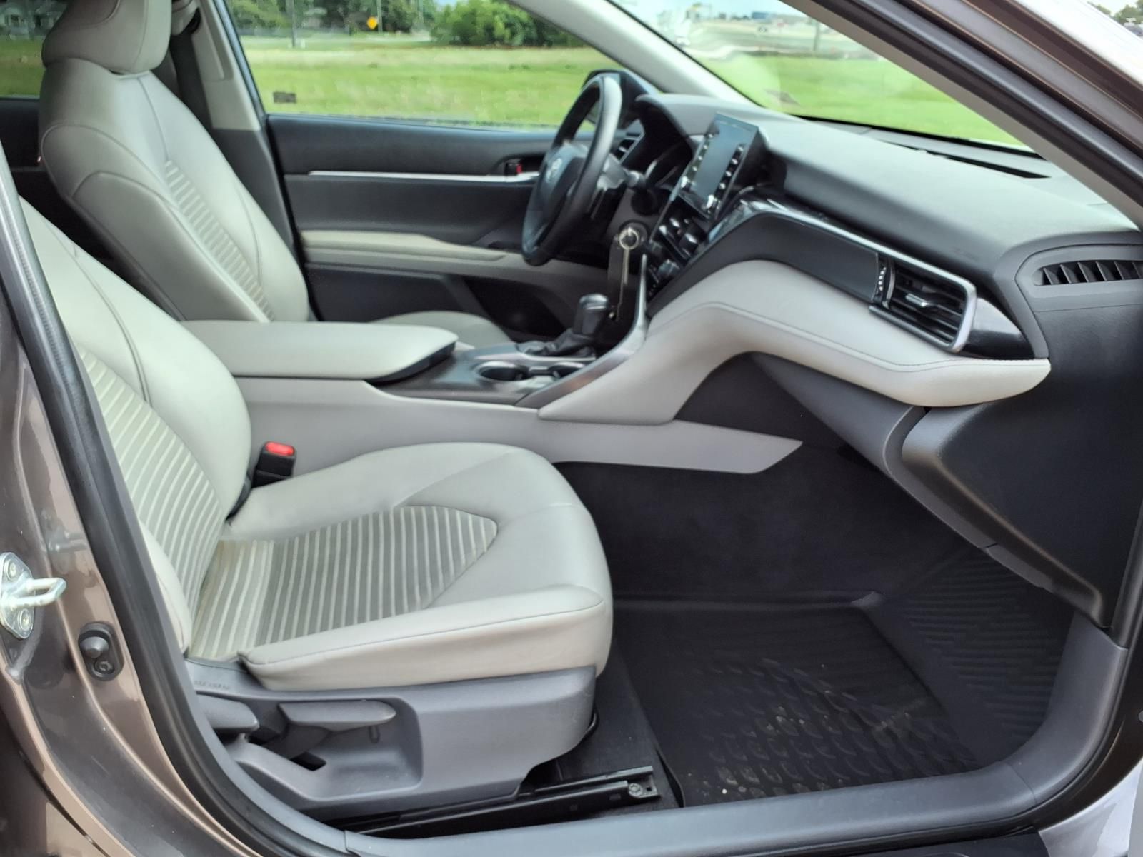 2021 Toyota Camry SE Gray at Autostrade